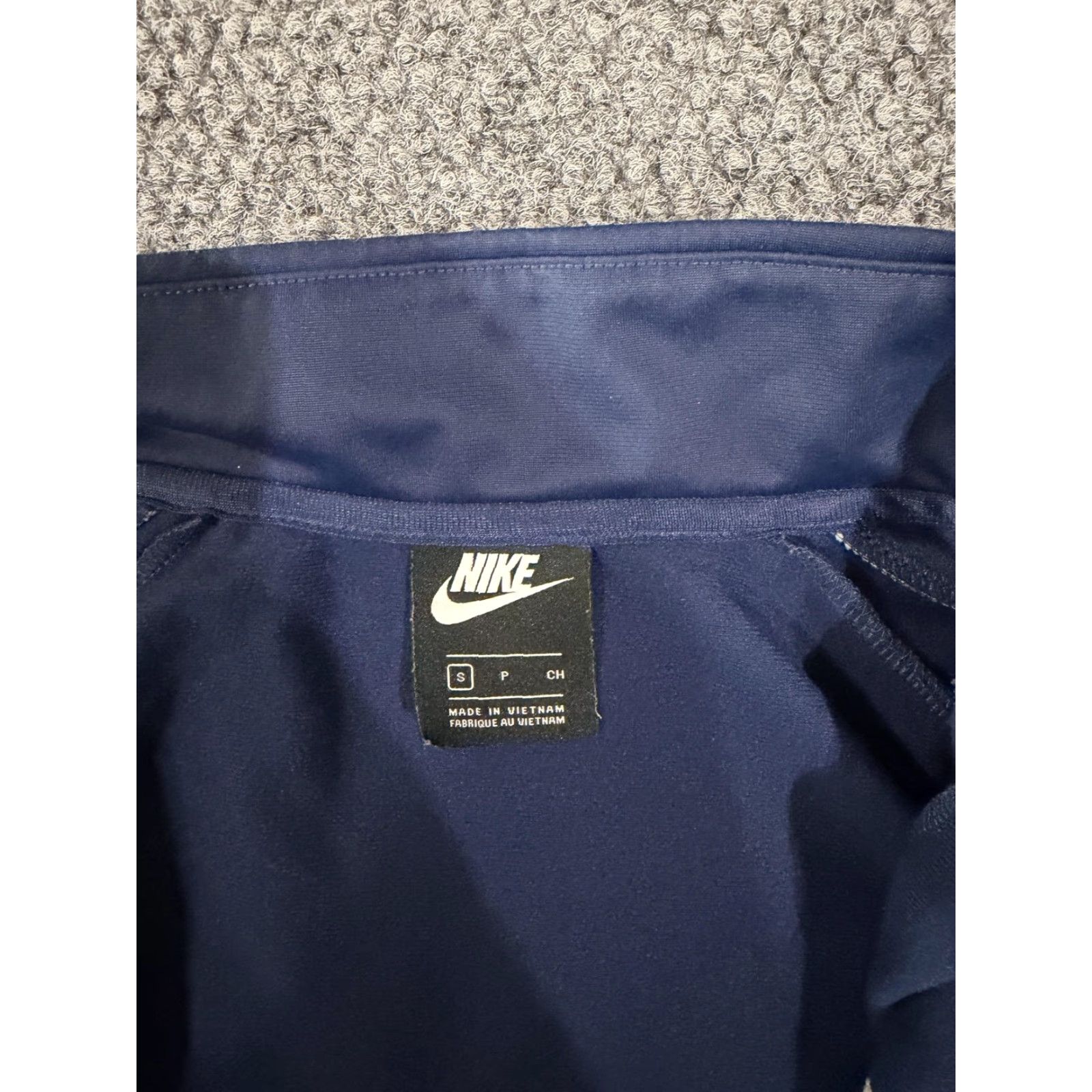 Nike Nike Jacket Mens S Blue White Striped Full Zip Lightweight Pockets Stand-Up Collar Polyester Gym & Training 90s? Size US S / EU 44-46 / 1 - 5 Thumbnail