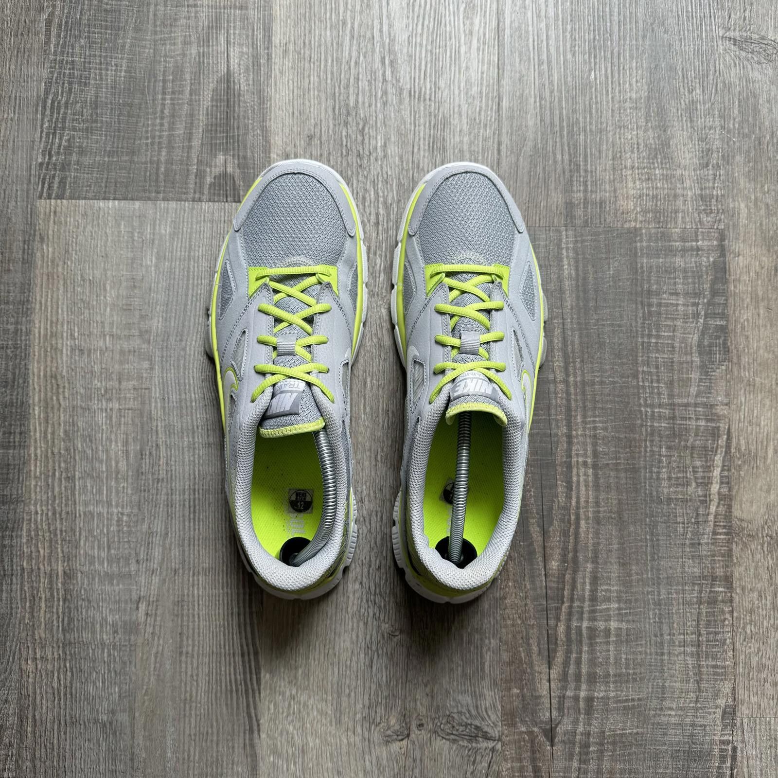 Nike NIKE • Flex Supreme TR 2 (12M) Size US 12 / EU 45 - 11 Thumbnail