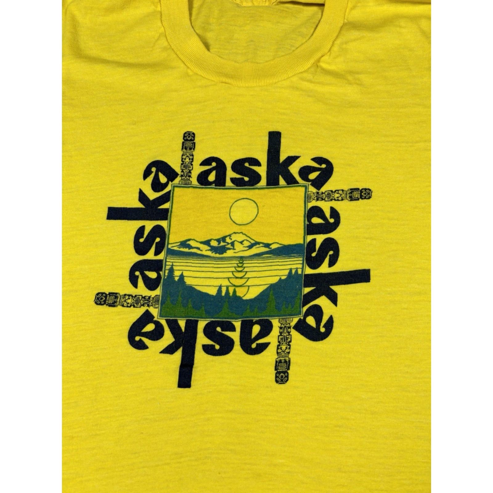 Fruit Of The Loom VINTAGE Fruit of the Loom Shirt 70s Alaska Nature Graphic Tee S Yellow Cotton Mens Short Sleeve Crew Neck History 80s 90s Nature Graphic VINTAGE Size US S / EU 44-46 / 1 - 2 Thumbnail