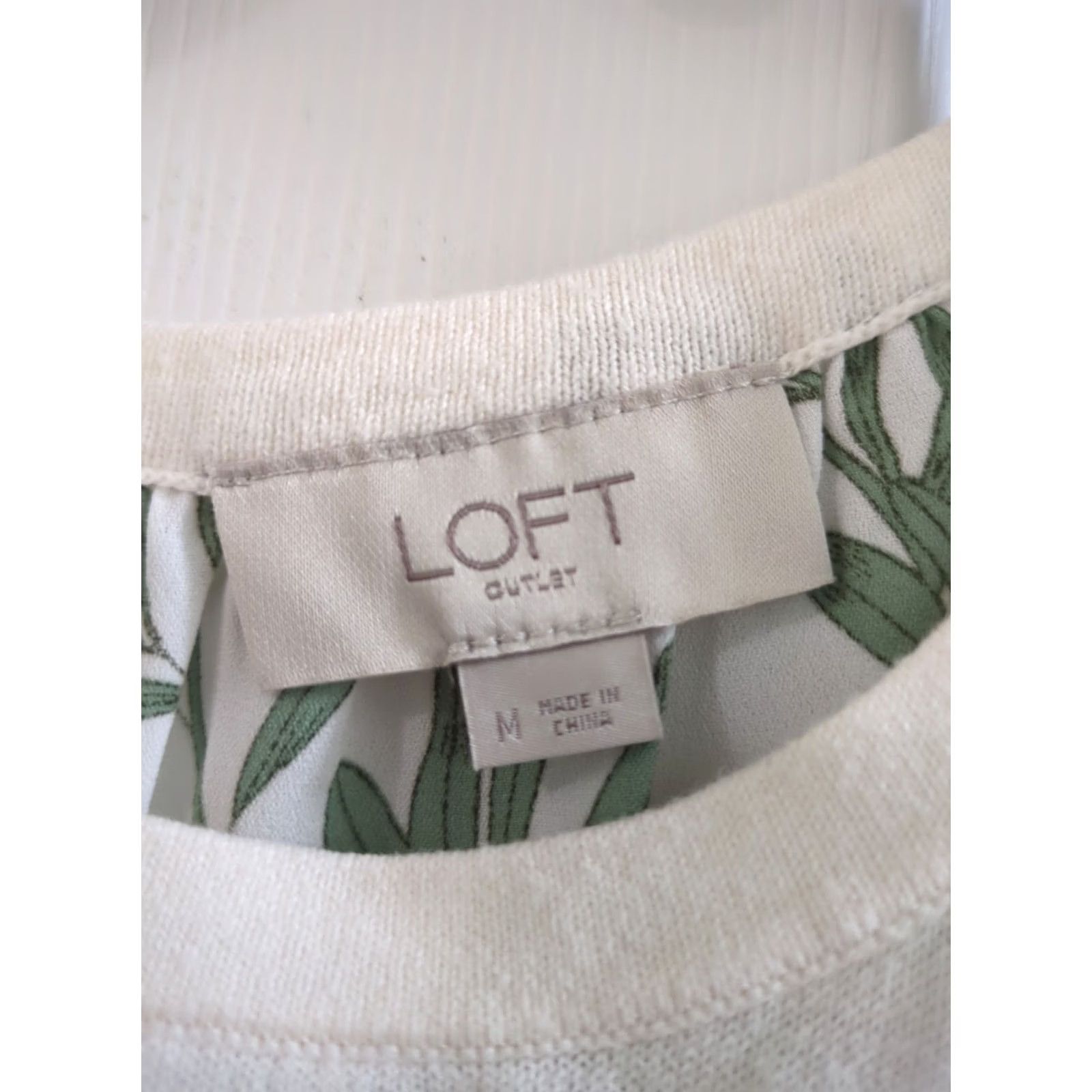 Ann Taylor Loft Outlet Ann Taylor Loft Women’s Tank Top Floral Back Wide Strap Size M Pink Casual Shirt Size M / US 6-8 / IT 42-44 - 4 Thumbnail