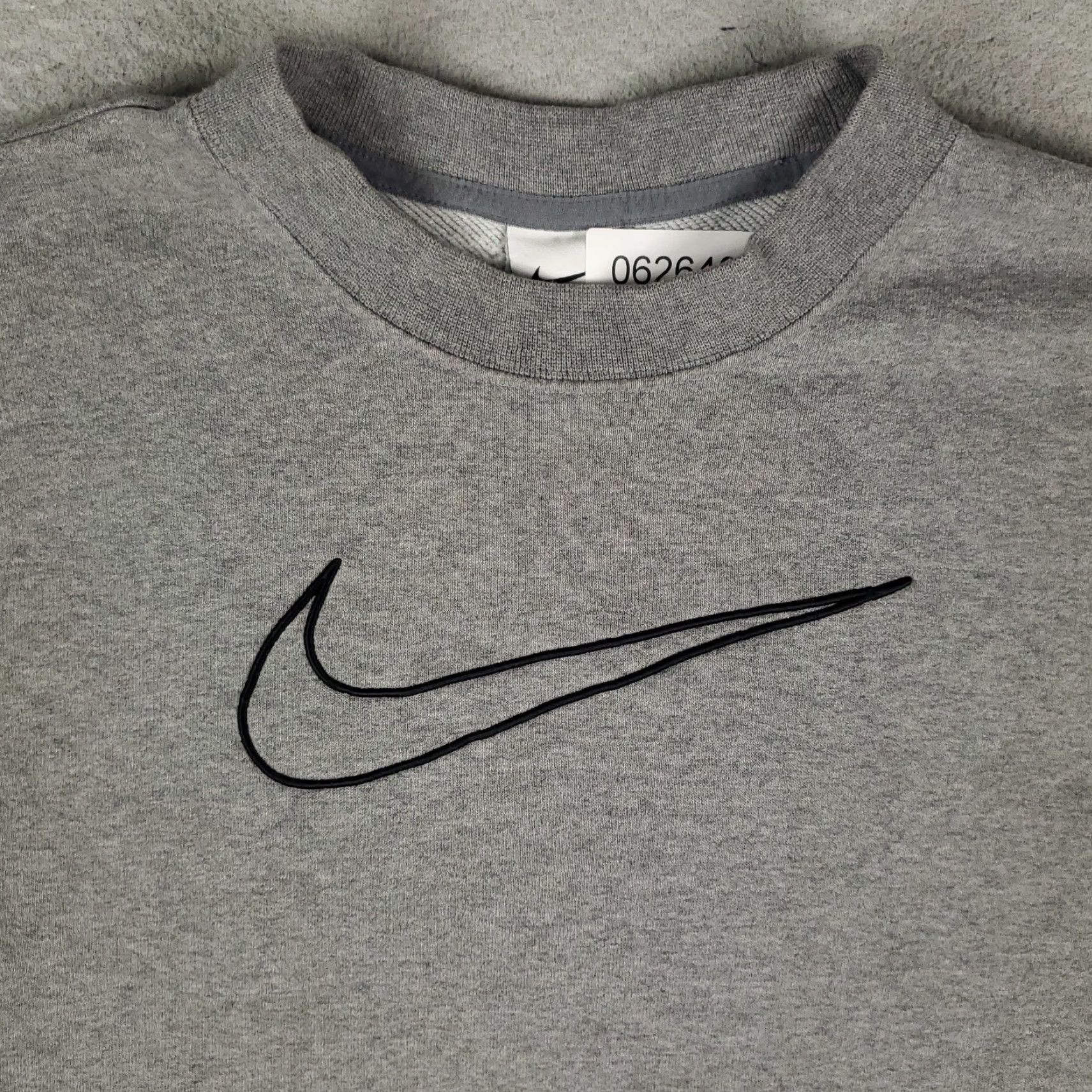 Nike Nike Sweatshirt Women’s Medium Gray Dri-Fit Swoosh Pullover Crew Neck Long Sleeve Logo Knit All Seasons Activewear Size L / US 10 / IT 46 - 2 Thumbnail