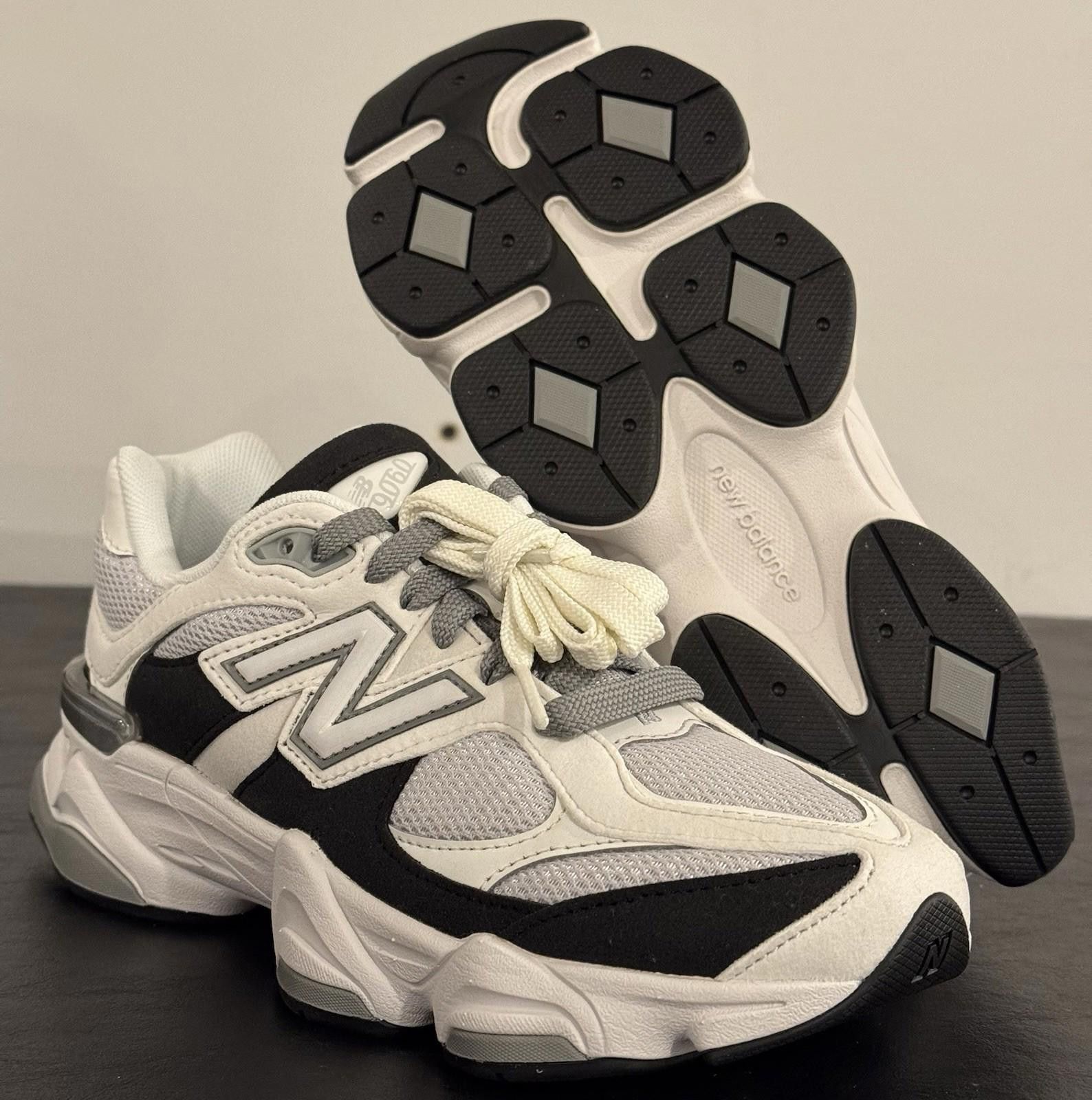 New Balance Size 6Y - New Balance 9060 Reflection Black (Mismatch!!) Size US 6 / EU 39 - 6 Thumbnail