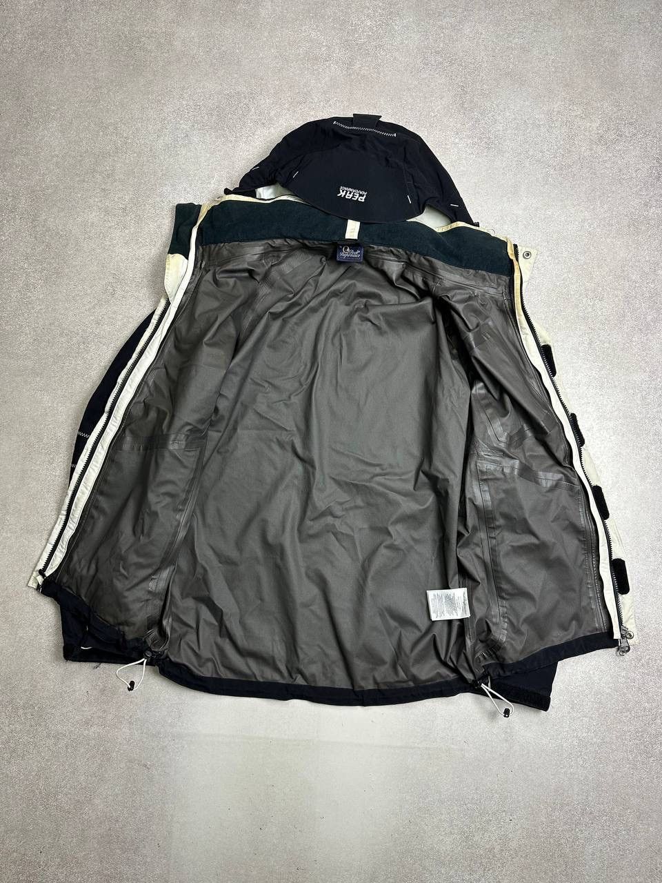 Peak Performance Vintage Peak Performance Outdoor Gorp Jacket XL Size US XL / EU 56 / 4 - 9 Thumbnail