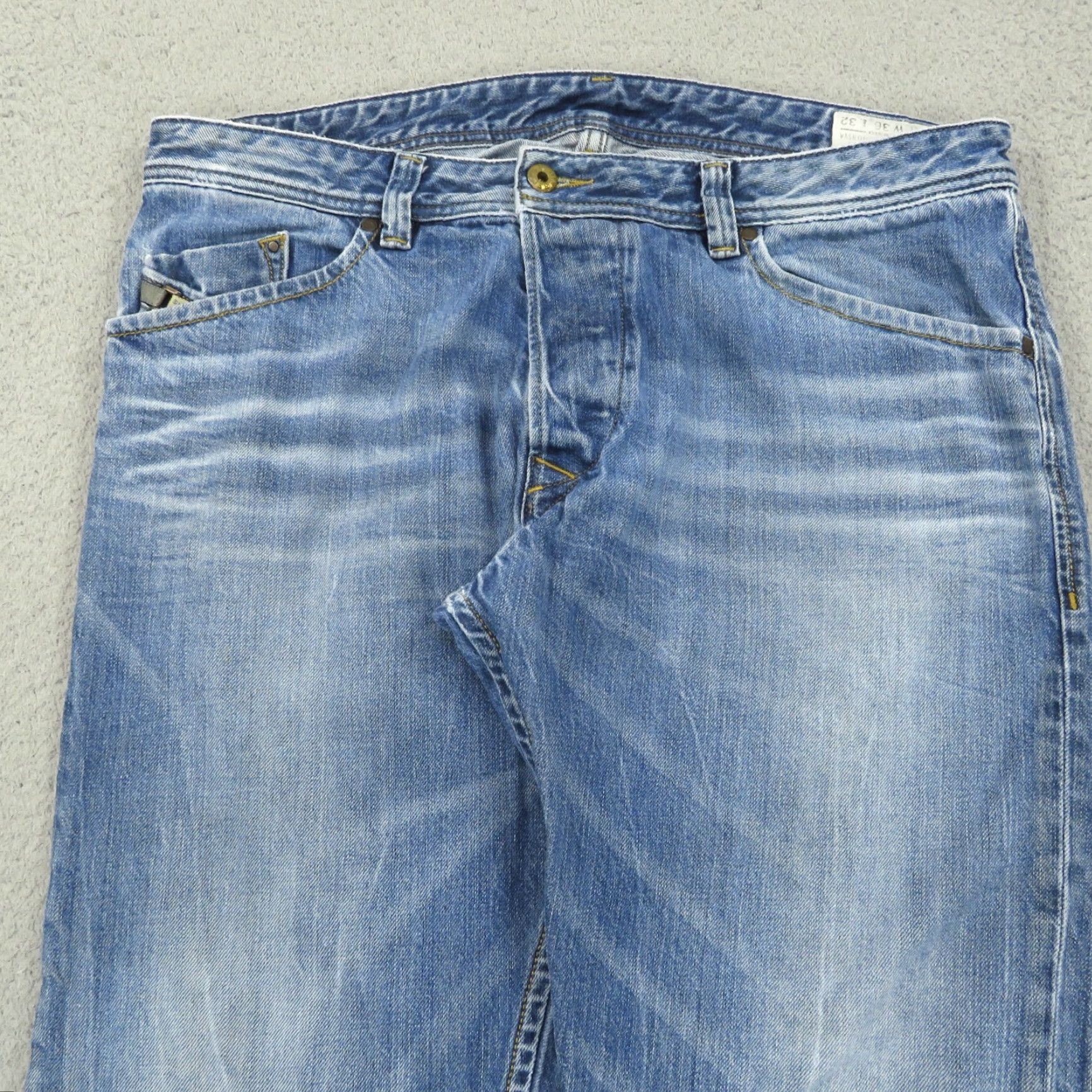 Diesel Diesel Jeans Mens 36x32 Darron Regular Slim Tapered Distressed Wash Button Fly Jeans Mens Slim Distressed Blue 5-Pocket Diesel Darron Men’s Jeans Size US 36 / EU 52 - 4 Thumbnail