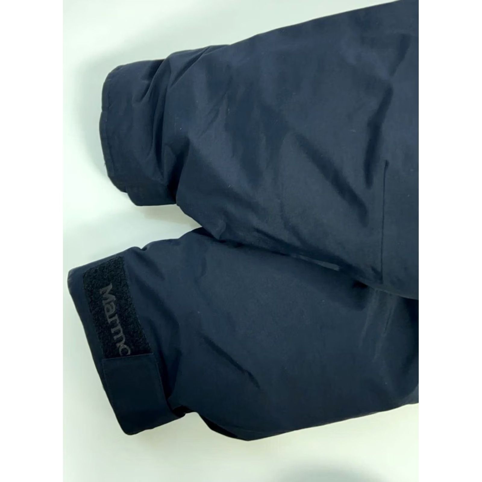 Marmot New title: MARMOT Mammoth Parka - Black Nylon Jacket - M - Size 12 - Black - 8327 - Jacket - 65.5cm x 81.5cm - White stains - 8327 Size US M / EU 48-50 / 2 - 6 Thumbnail