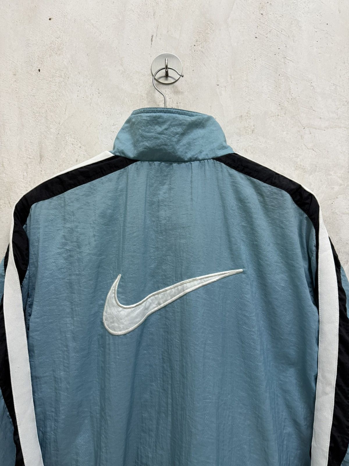 Nike Vintage 90’s Nike Distressed Windbreaker Jacket Size US L / EU 52-54 / 3 - 4 Thumbnail
