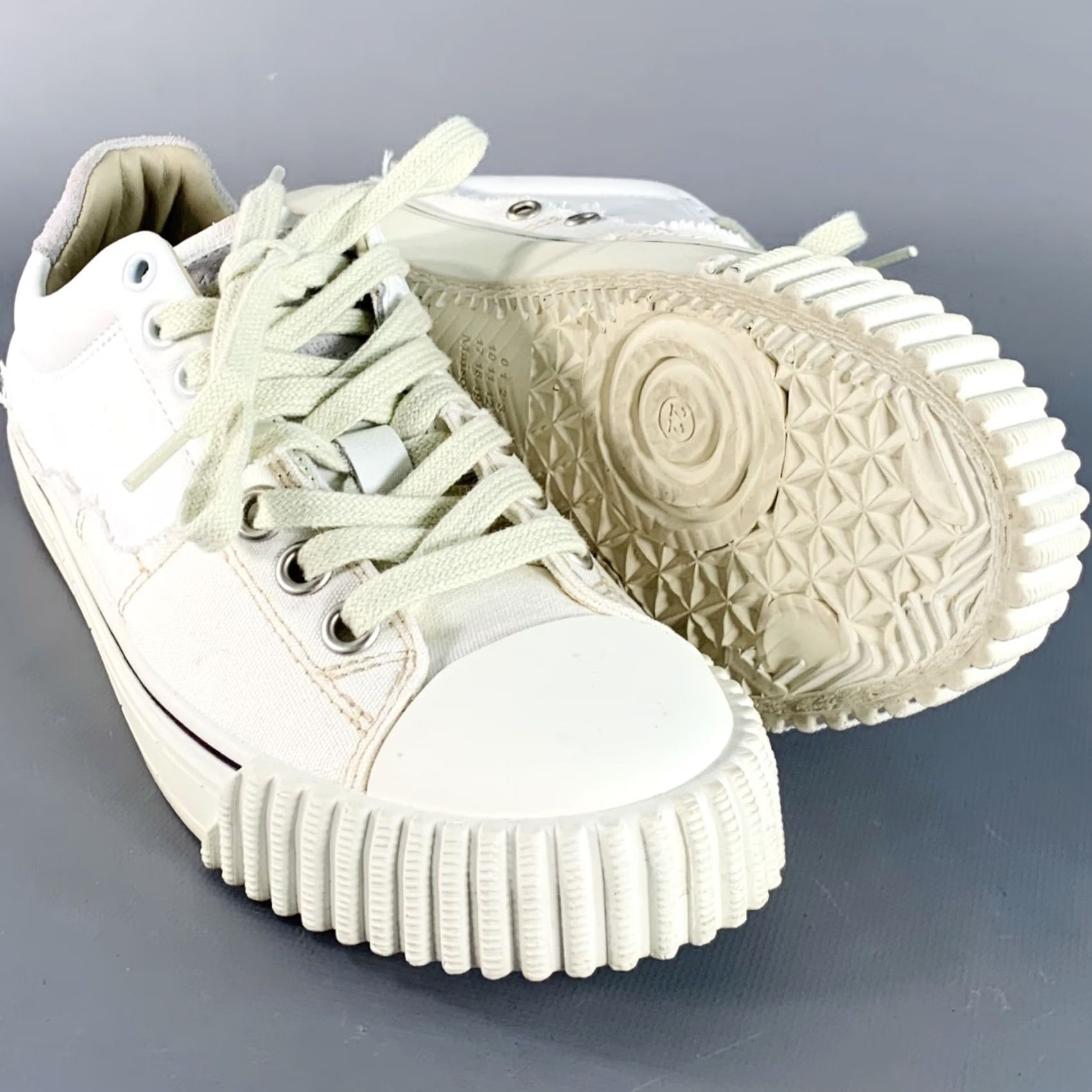 Maison Margiela MAISON MARGIELA Sneakers Size 5 White Leather Canvas Distressed Casual Men Size US 5 / EU 37 - 5 Thumbnail