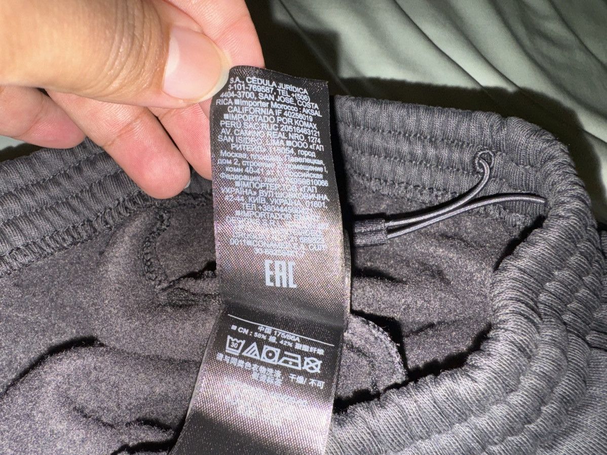 Balenciaga × Gap × Kanye West Yeezy Gap Sweatpants Black Size Small Size US 30 / EU 46 - 17 Thumbnail