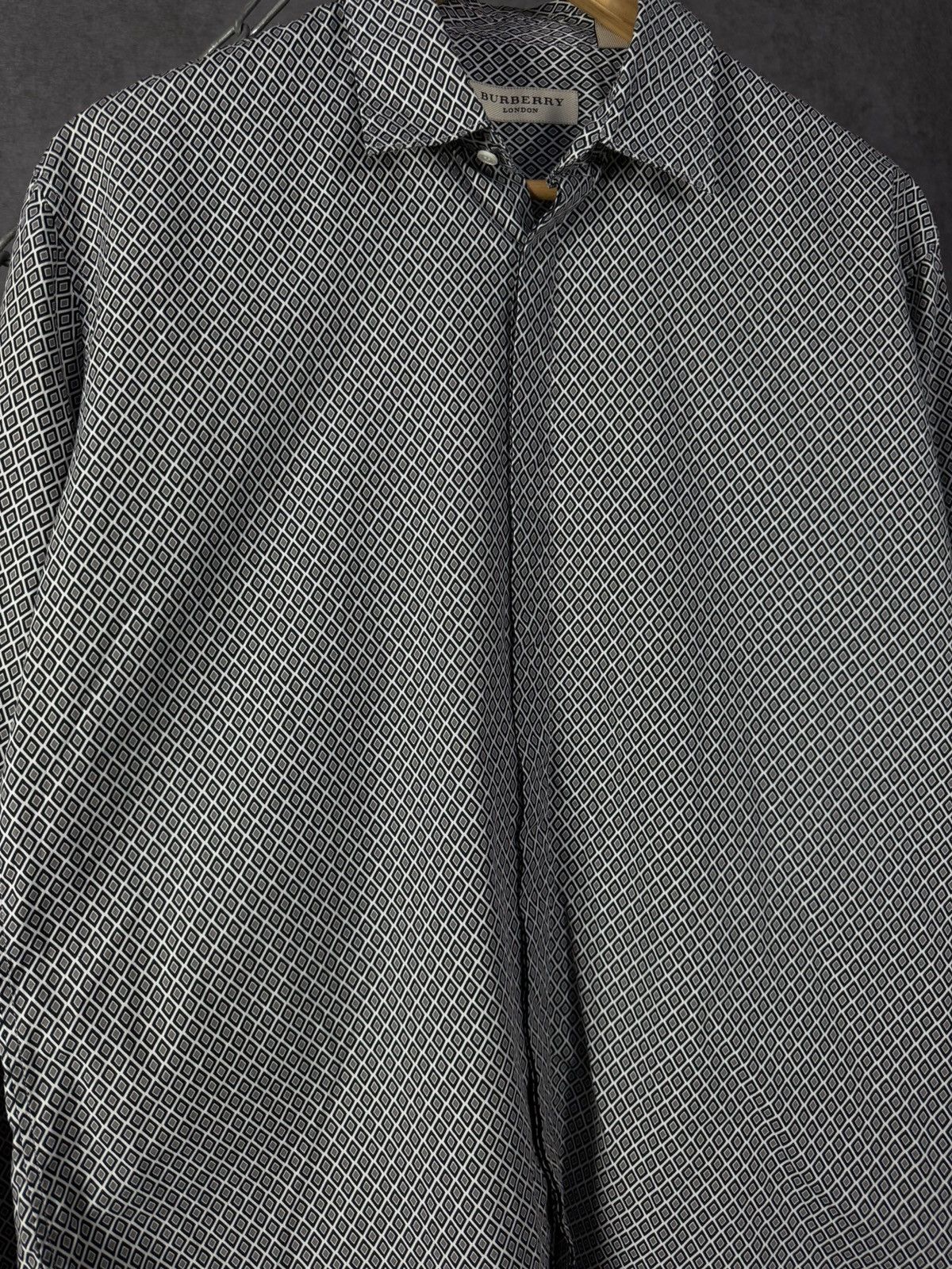 Burberry Burberry luxury designer shirt Size US M / EU 48-50 / 2 - 3 Thumbnail