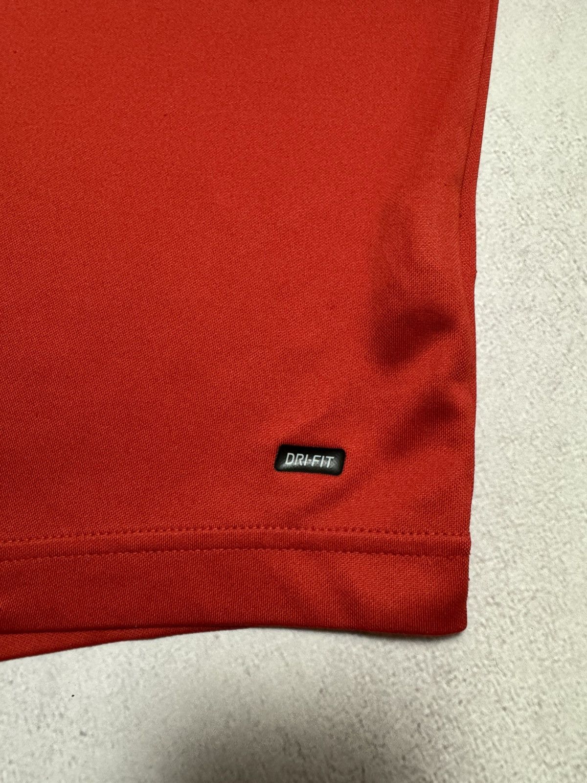 Nike × Vintage Vintage Nike T Shirt Tee ACG Baggy Basketball Y2K 90s Size US L / EU 52-54 / 3 - 5 Thumbnail