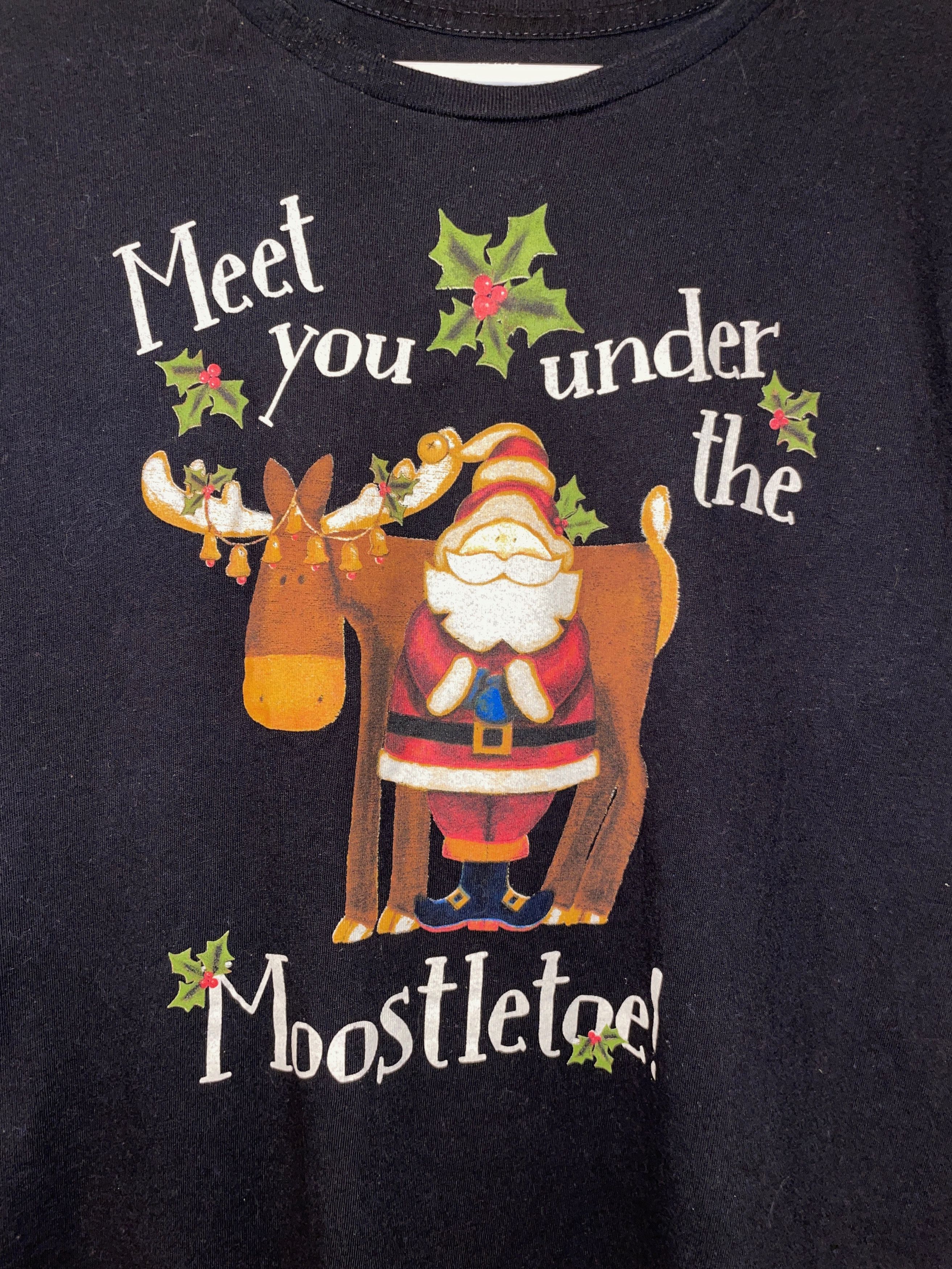 Other Under the Moostletoe Christmas shirt Size XXL / US 16-18 / IT 52-54 - 2 Thumbnail