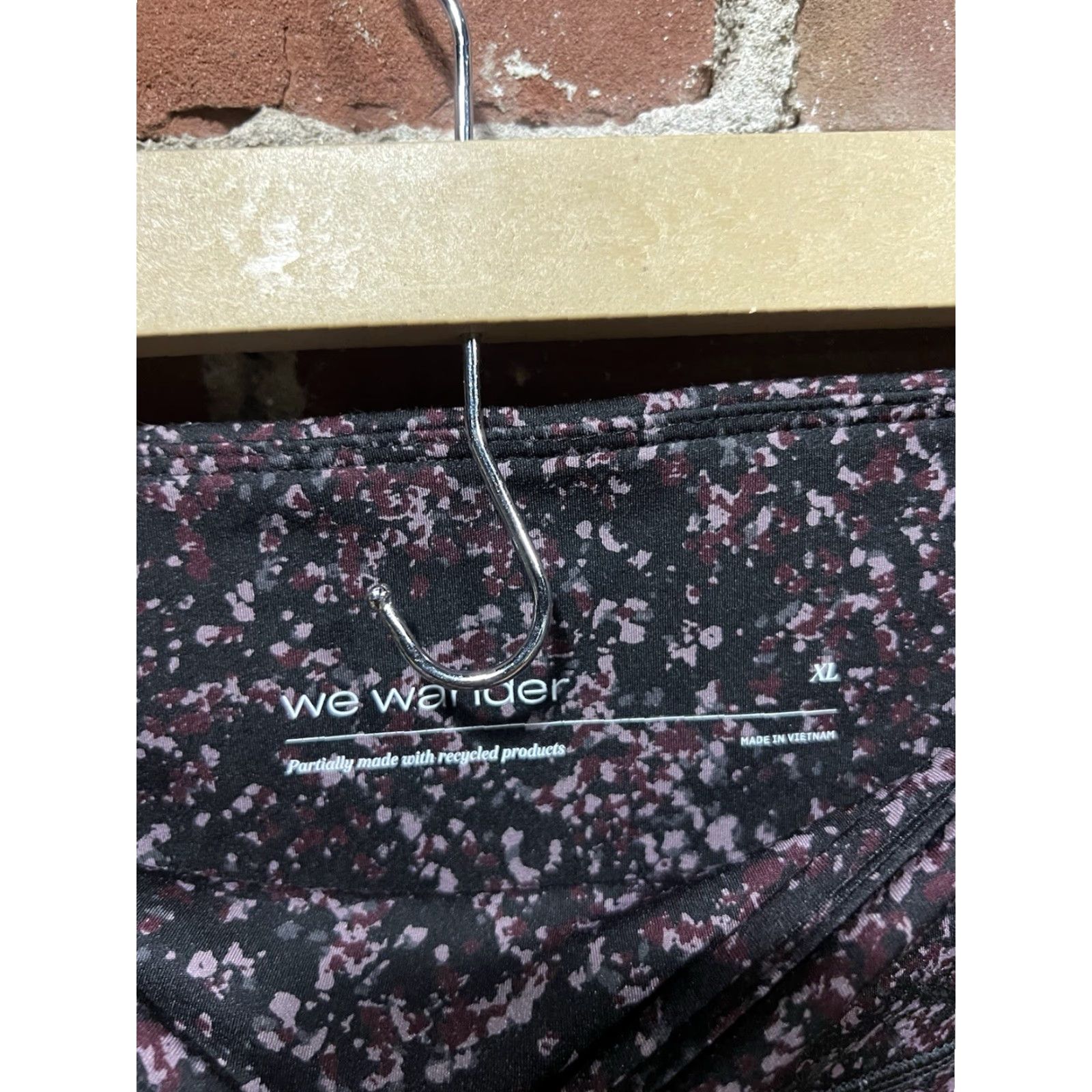 Vintage We Wander Womens Black Floral Cropped Leggings Pullon Size XL M Black Floral Cropped Leggings Womens XL we wander Size 32" / US 10 / IT 46 - 3 Thumbnail