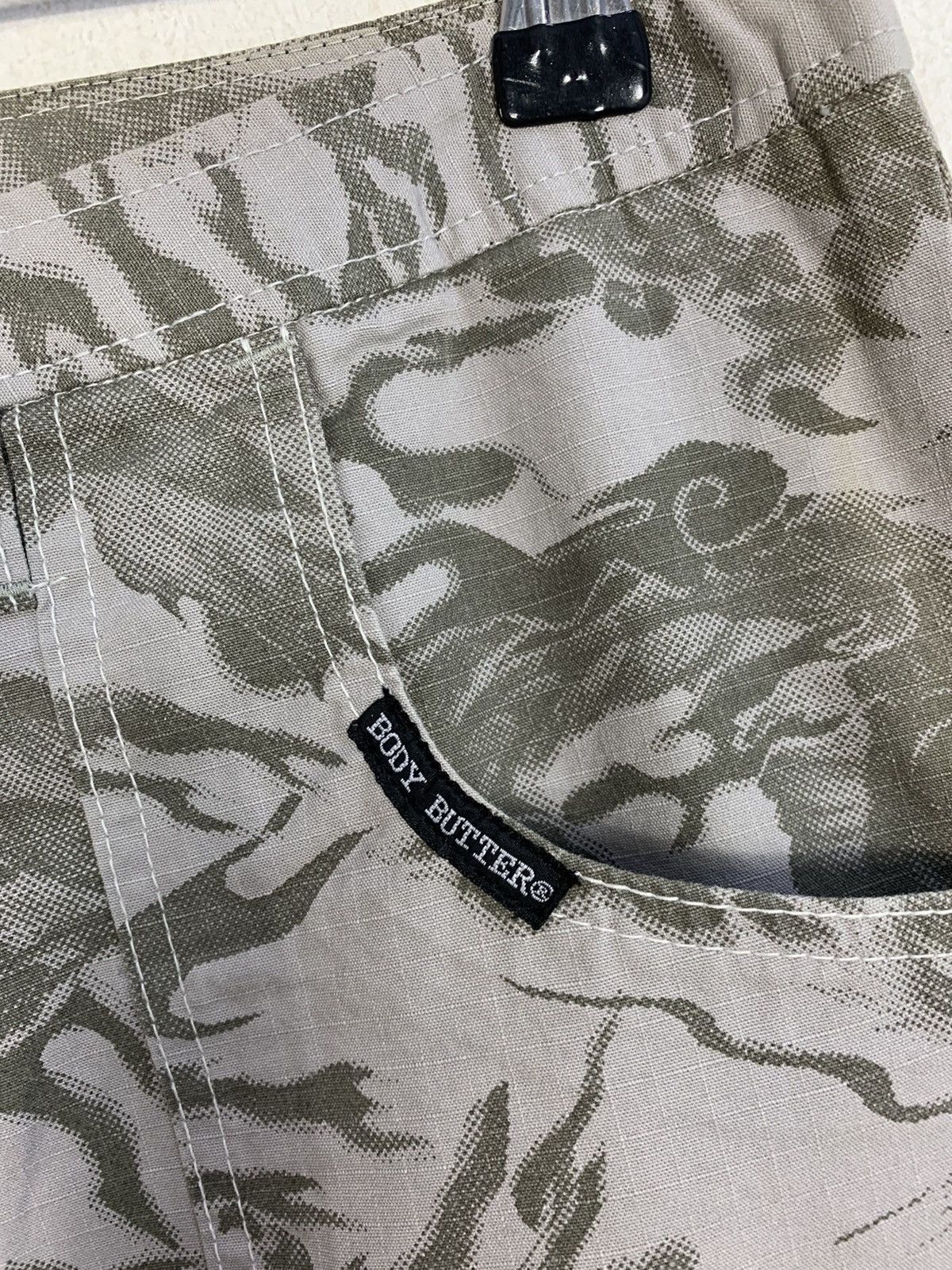Japanese Brand Hype Body Butter Japan Dragon Design Camo Pant Denim Size US 31 - 6 Thumbnail