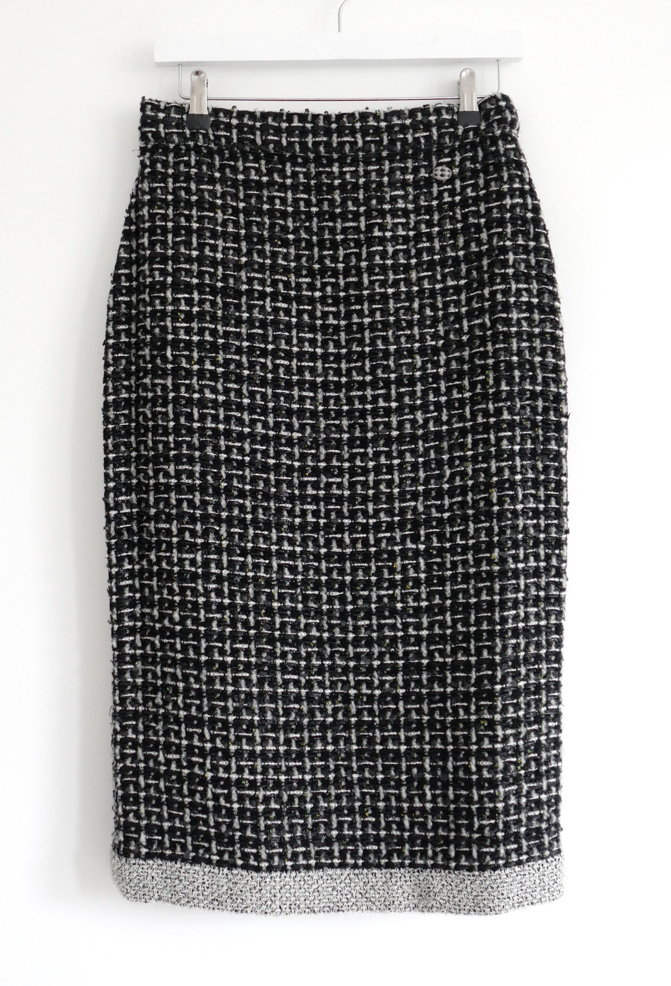 Chanel Chanel Fall 2017 Chunky Fantasy Tweed Pencil Skirt Size 27" / US 4 / IT 40 - 1 Thumbnail