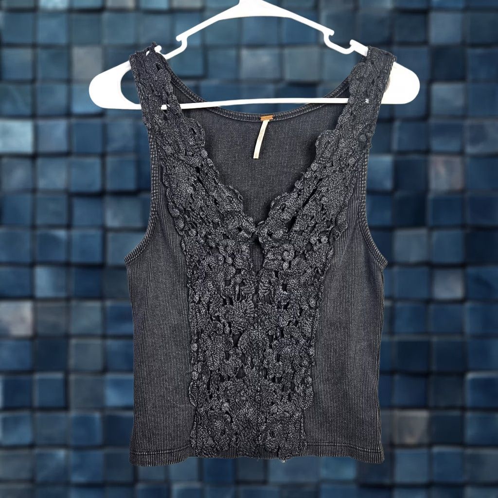 Free People Free People Tank Women XS S Black Ribbed V-neck Crochet Floral Short Sleeve Shirt Bodice Size S / US 4 / IT 40 - 1 Thumbnail