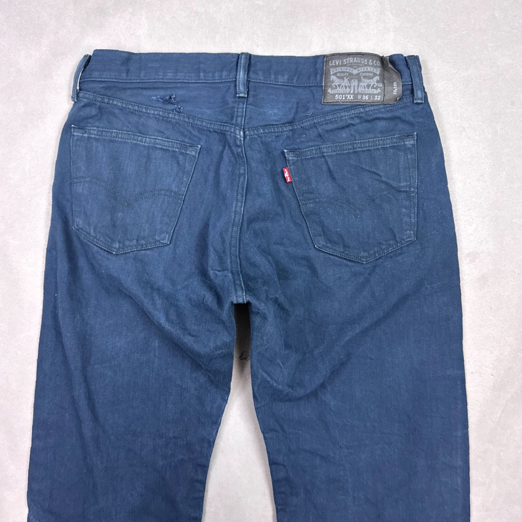 Levi's Levis 501 Jeans Mens 36x30 Blue Denim Button Fly Distressed Size US 36 / EU 52 - 5 Thumbnail
