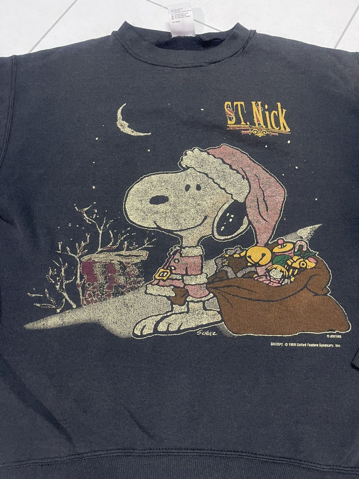 Peanuts × Vintage 🔥HOT🔥VINTAGE SNOOPY ST NICK CHRISTMAS PEANUTS SANTA TEE RARE Size US M / EU 48-50 / 2 - 2 Thumbnail