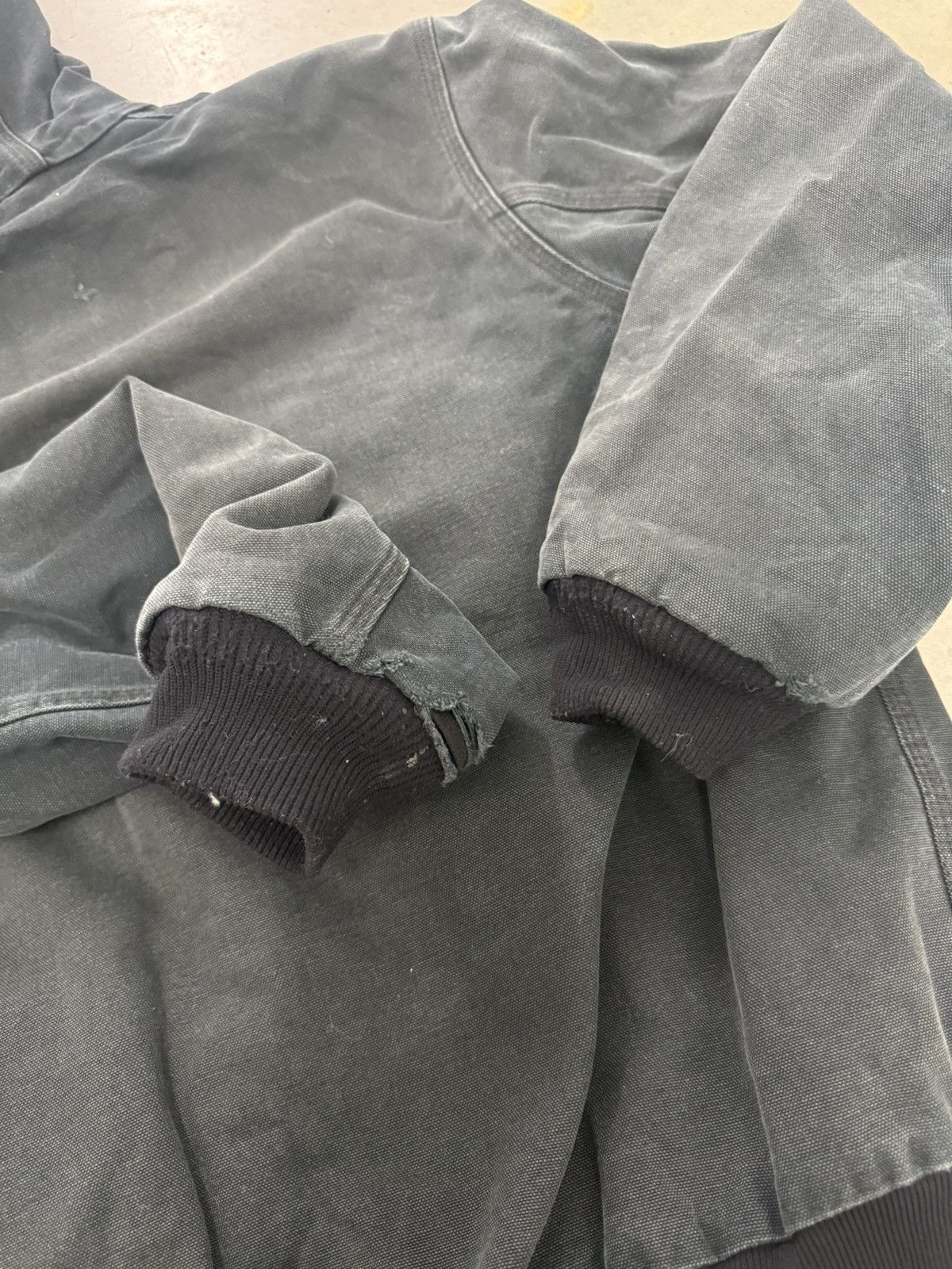 Carhartt Carhartt Black Faded Hooded Canvas Jacket USA Made Vintage Size US XL / EU 56 / 4 - 9 Thumbnail