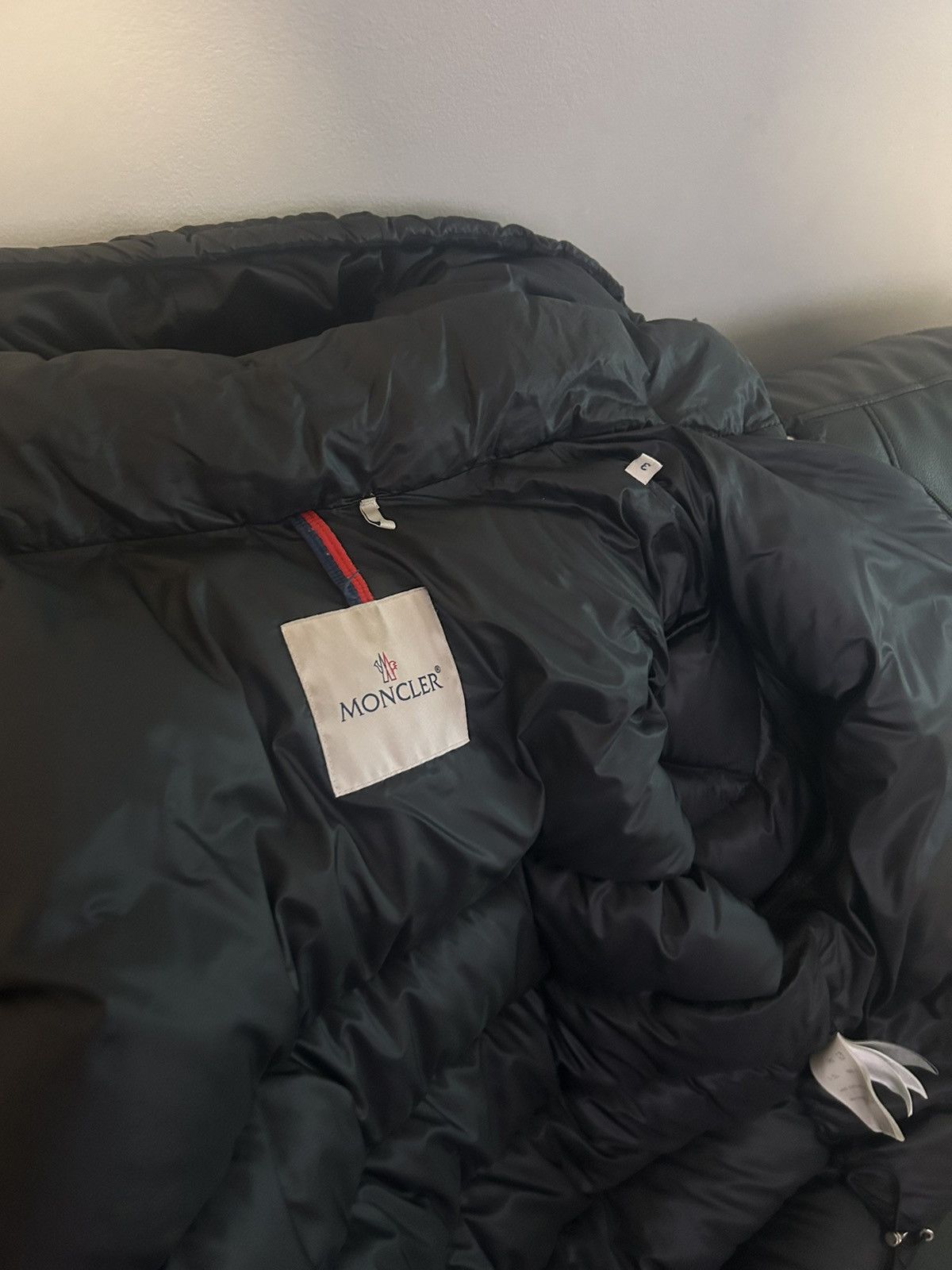 Moncler Moncler arves down jacket size 3 Size US L / EU 52-54 / 3 - 7 Thumbnail