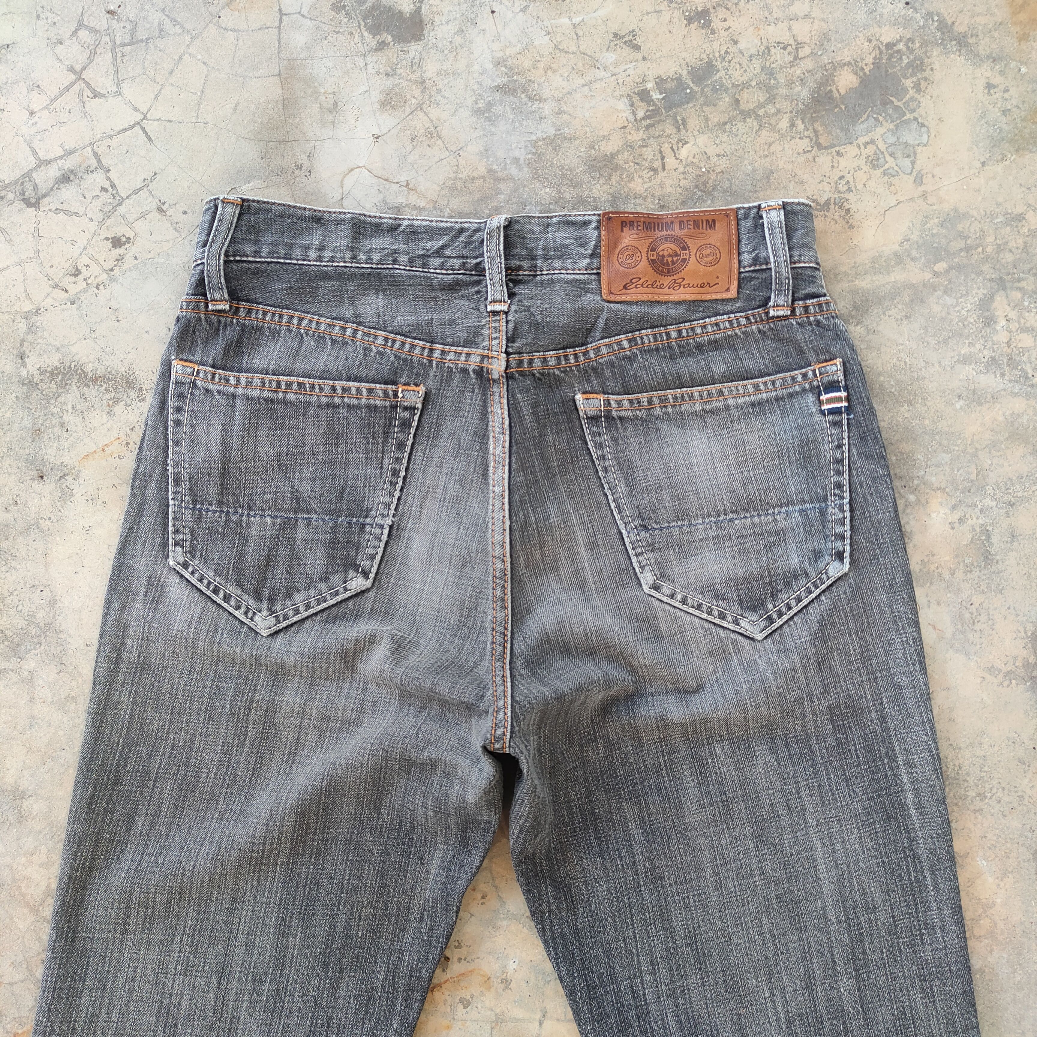 Eddie Bauer VINTAGE EDDIE BAUER FADED BLACK RIPPED JEANS PANTS Size US 31 - 9 Thumbnail