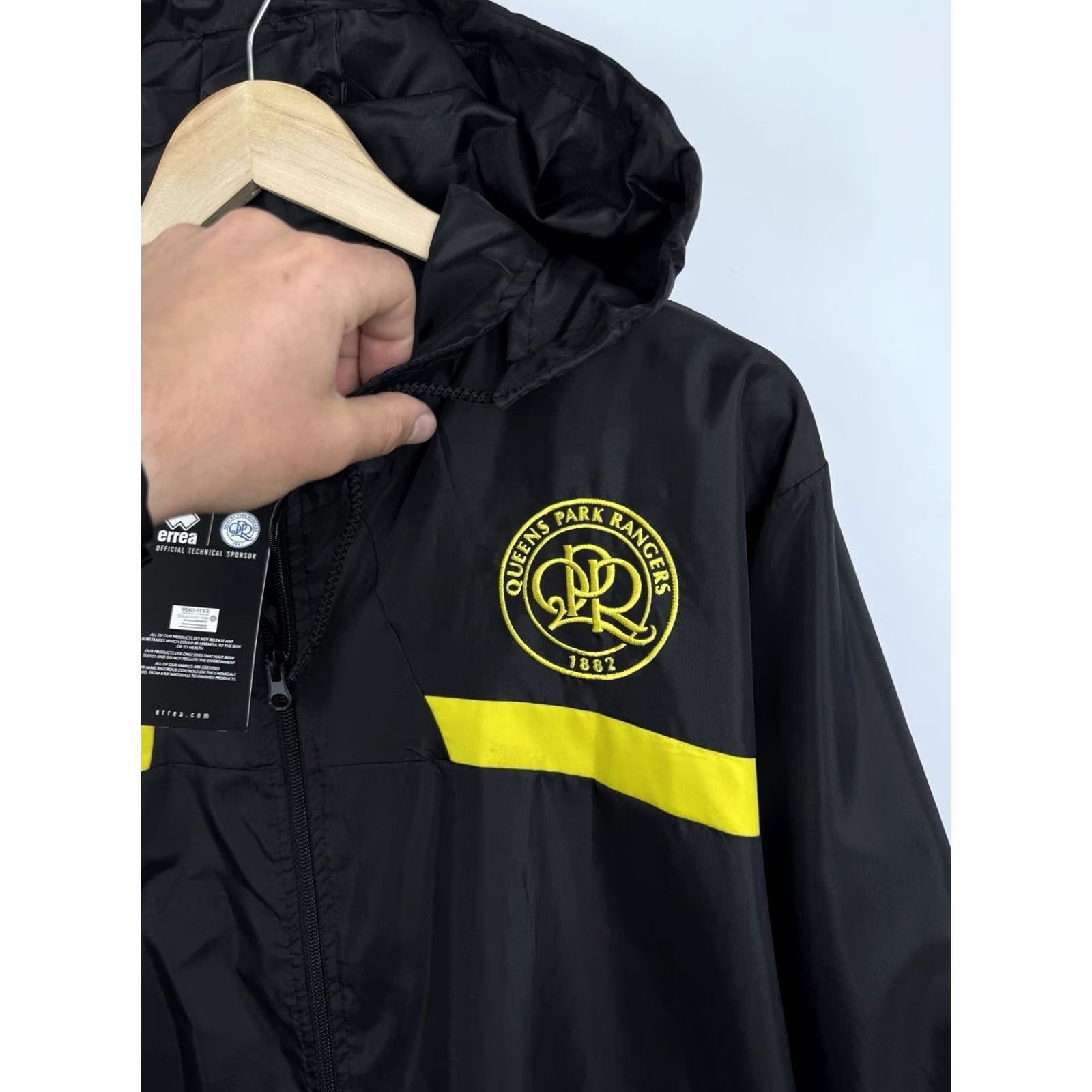 Errea VINTAGE? No, NWT Erreà Queens Park Rangers QPR Windbreaker Jacket 3XL Black Mens Jacket Windbreaker QPR Football Fans Mens 3XL Size US XXL / EU 58 / 5 - 5 Thumbnail