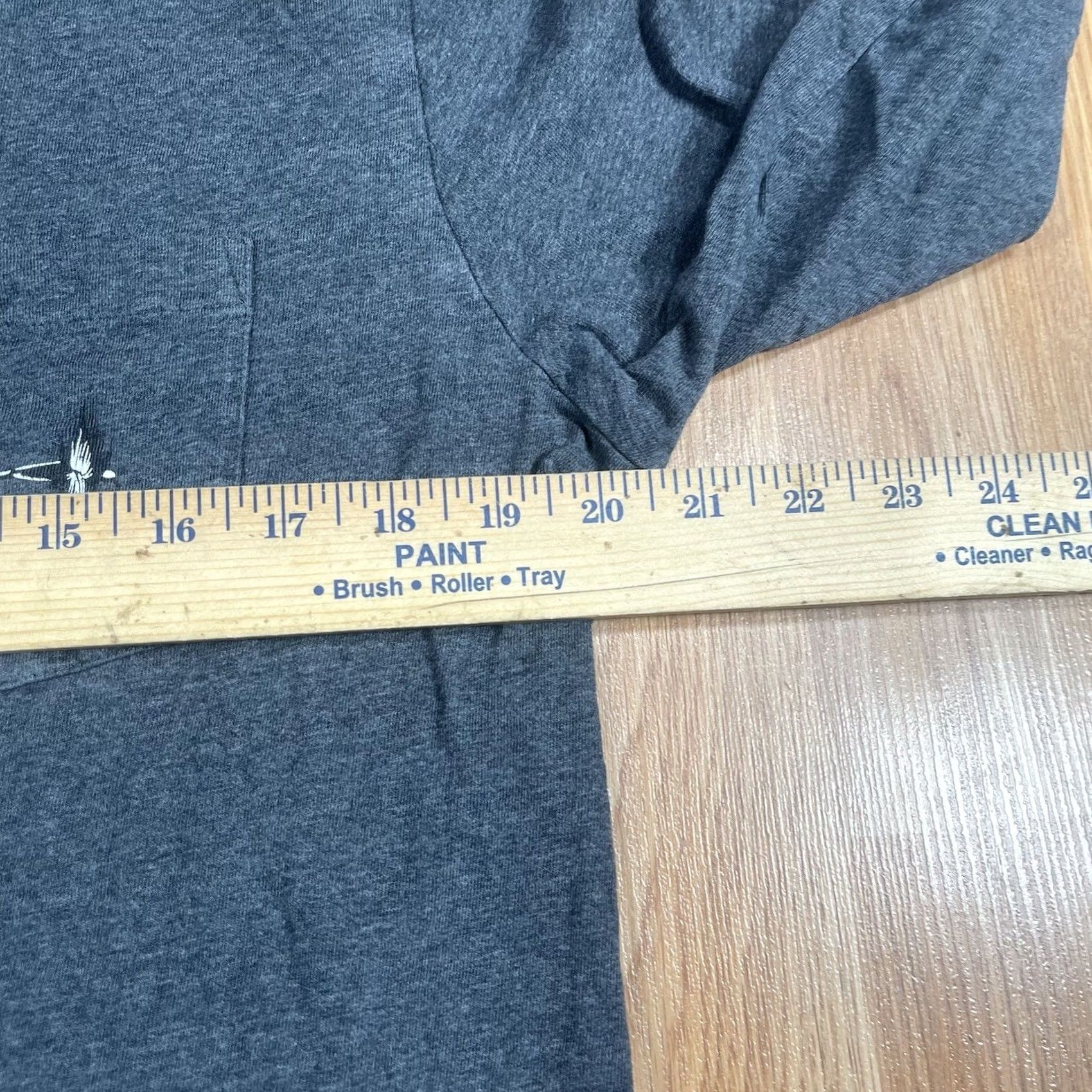 Vineyard Vines Vineyard Vines Long Sleeve T Shirt Mens M Medium Gray Crew Neck Front Pocket Shirt Mens M Gray 90s? Size US M / EU 48-50 / 2 - 7 Thumbnail