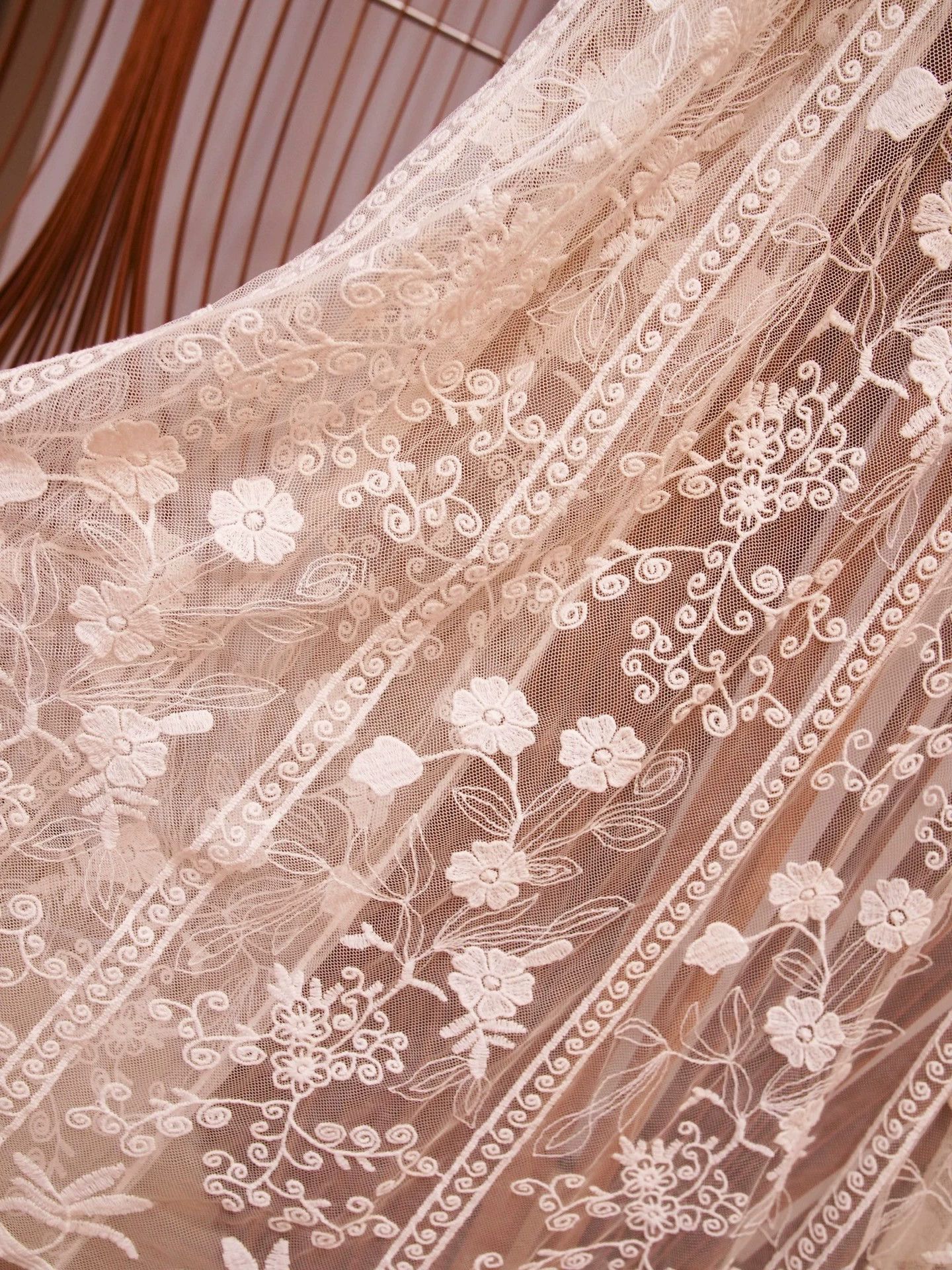 Vintage Vintage All White Oriental Floral Embroidered Cover-up SM Size ONE SIZE - 3 Thumbnail
