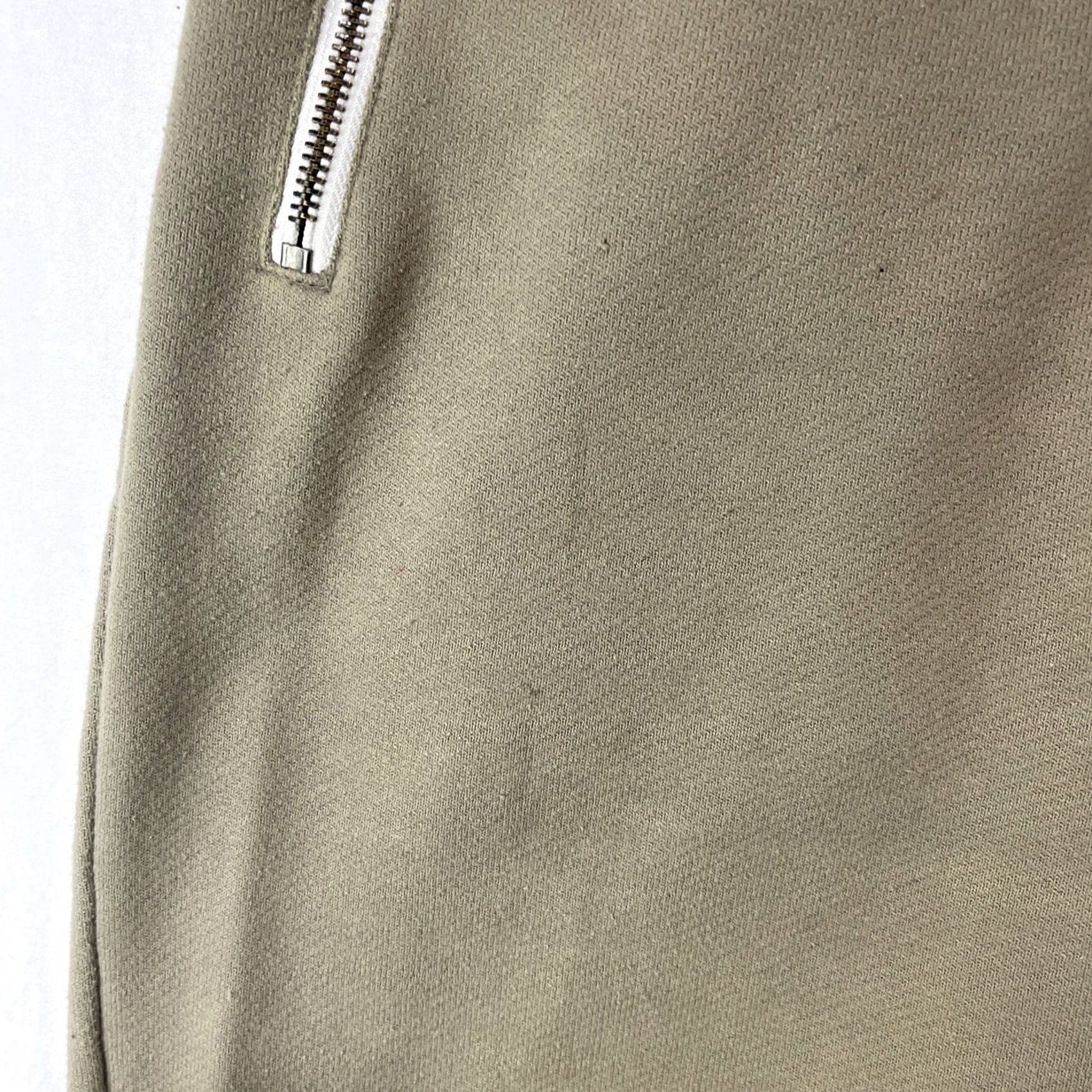 Palace Maison Article Shorts Men’s XXL Gray Cotton Blend Fleece Drawstring Sweat Pocket Logo 7in Inseam Casual Sports Size US 39 - 7 Thumbnail