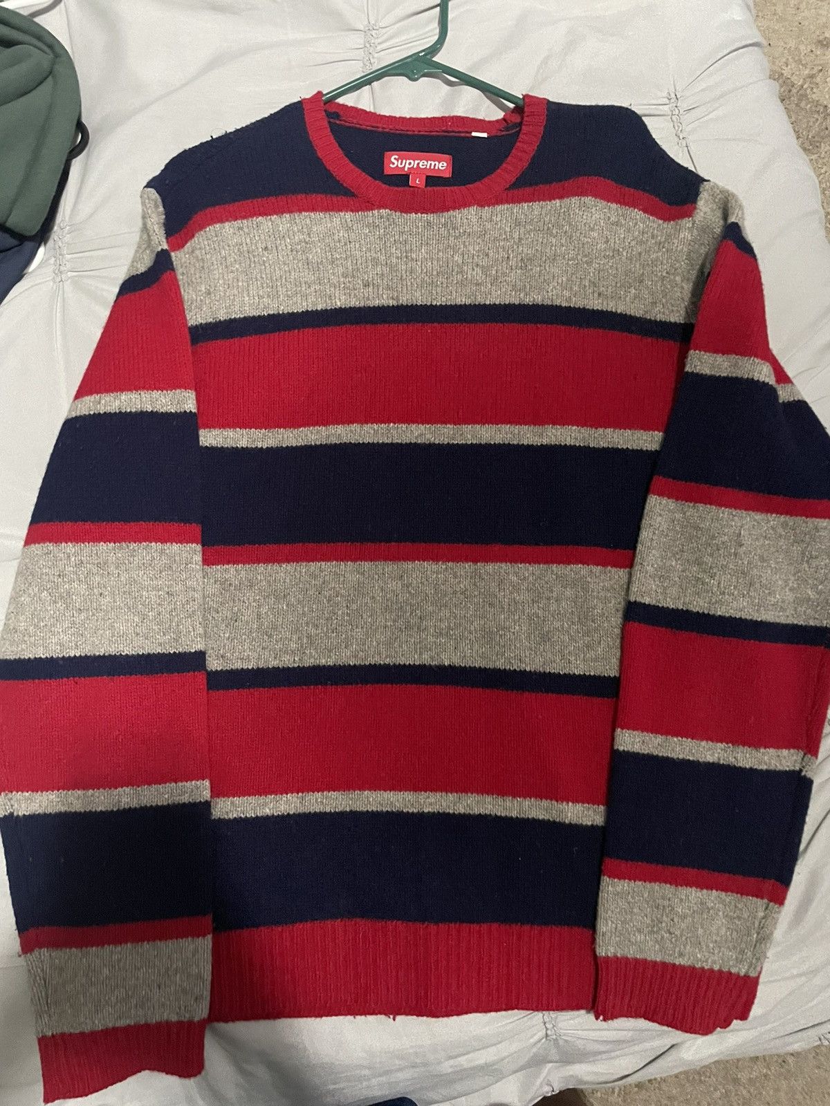 SUPREME knitted sweater