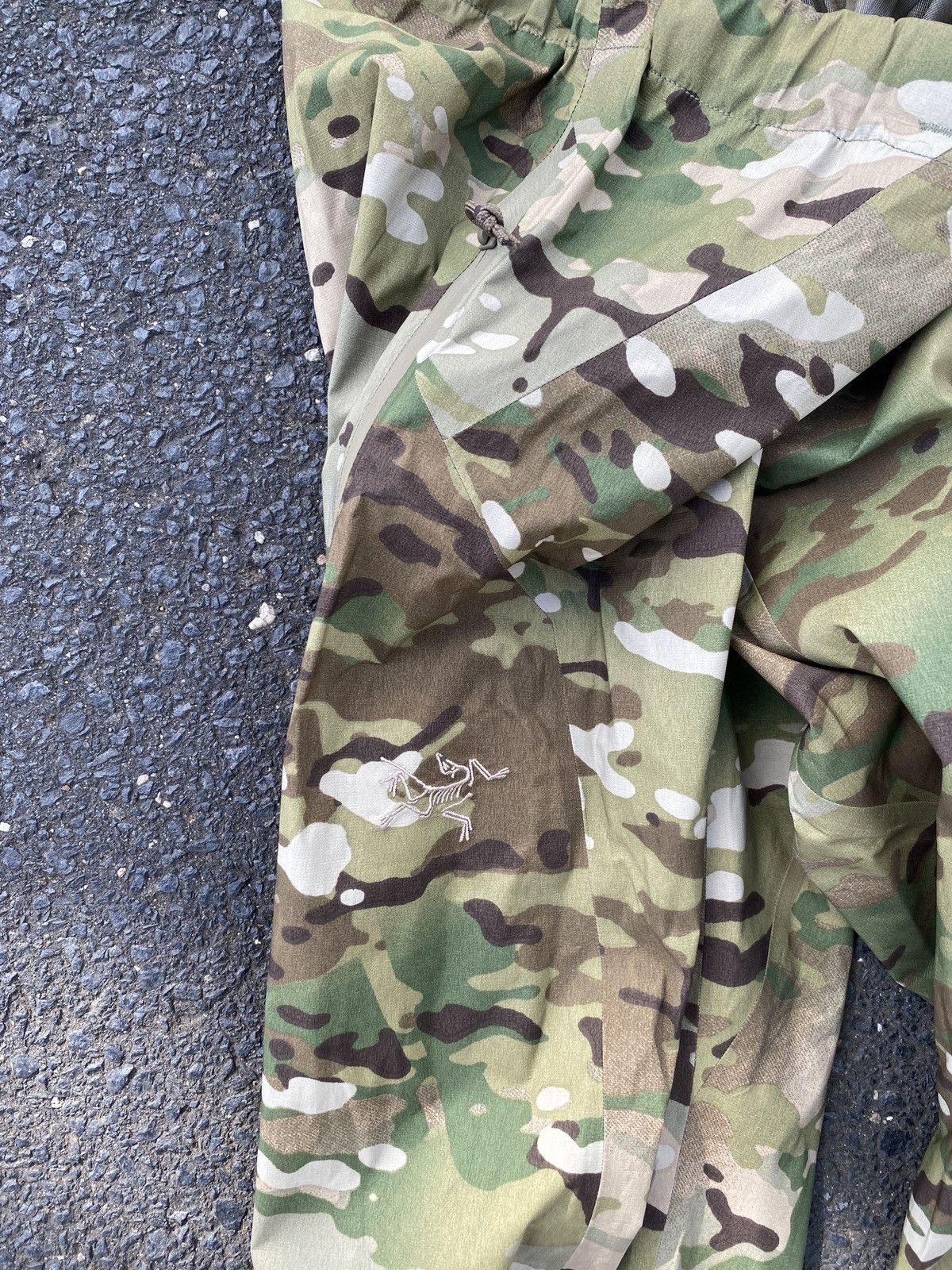 Arc'teryx Arc’teryx Leaf Alpha LT Gen 2 pants Size US 31 - 7 Thumbnail