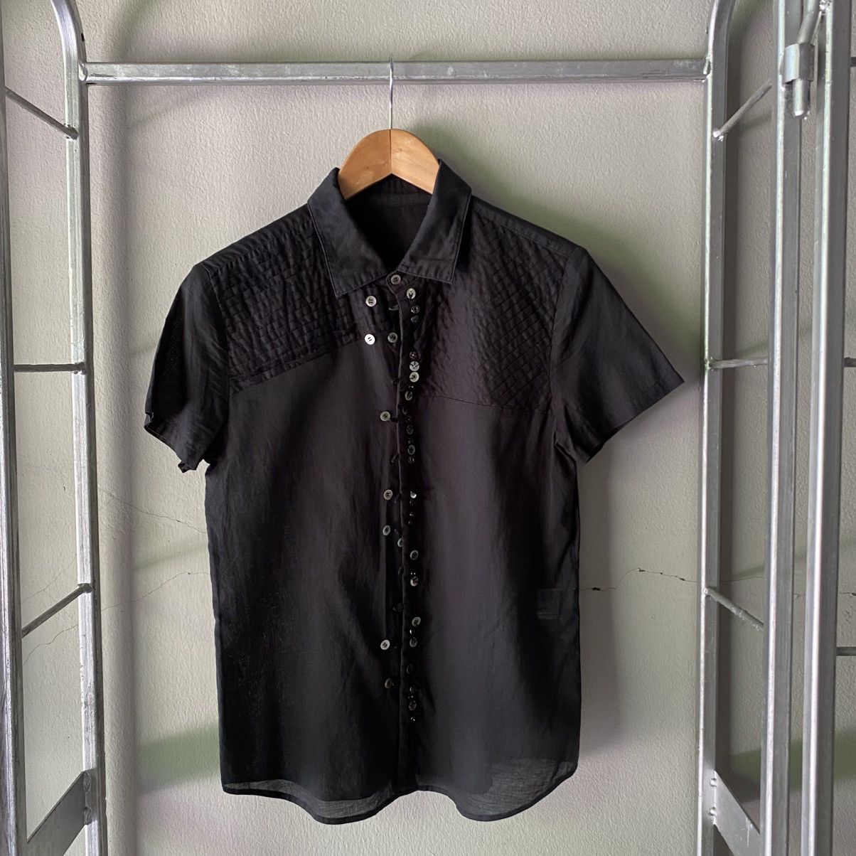 Sunao Kuwahara Sunao kuwahara Black textured shirt with mixed buttons Size M / US 6-8 / IT 42-44 - 17 Thumbnail