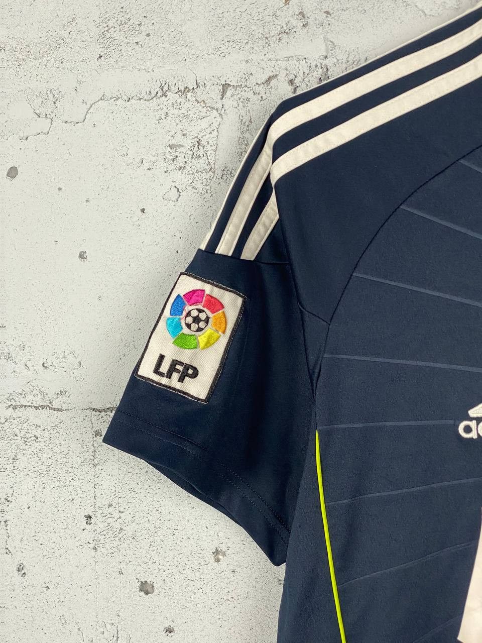 Adidas Real Madrid Adidas 2010 Jersey Size M Size US M / EU 48-50 / 2 - 4 Thumbnail