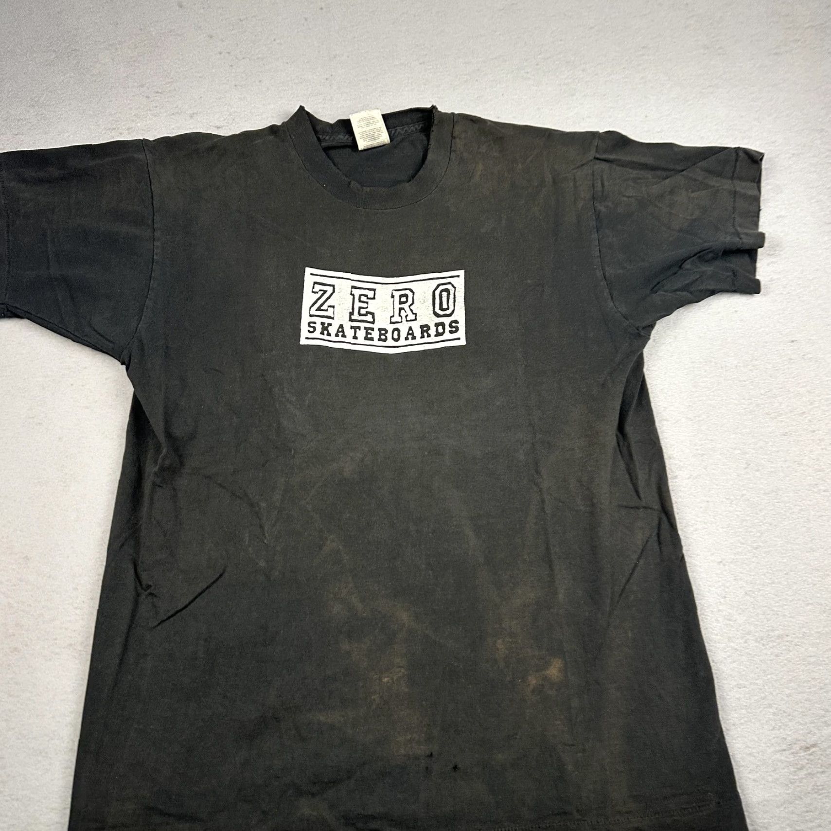 Fruit Of The Loom VINTAGE Zero Skateboards Shirt Mens Large Black Graphic Print Tee 90s Skate Mens L Black Crew Neck Short Sleeve Heavyweight Cotton Tee Size US L / EU 52-54 / 3 - 3 Thumbnail