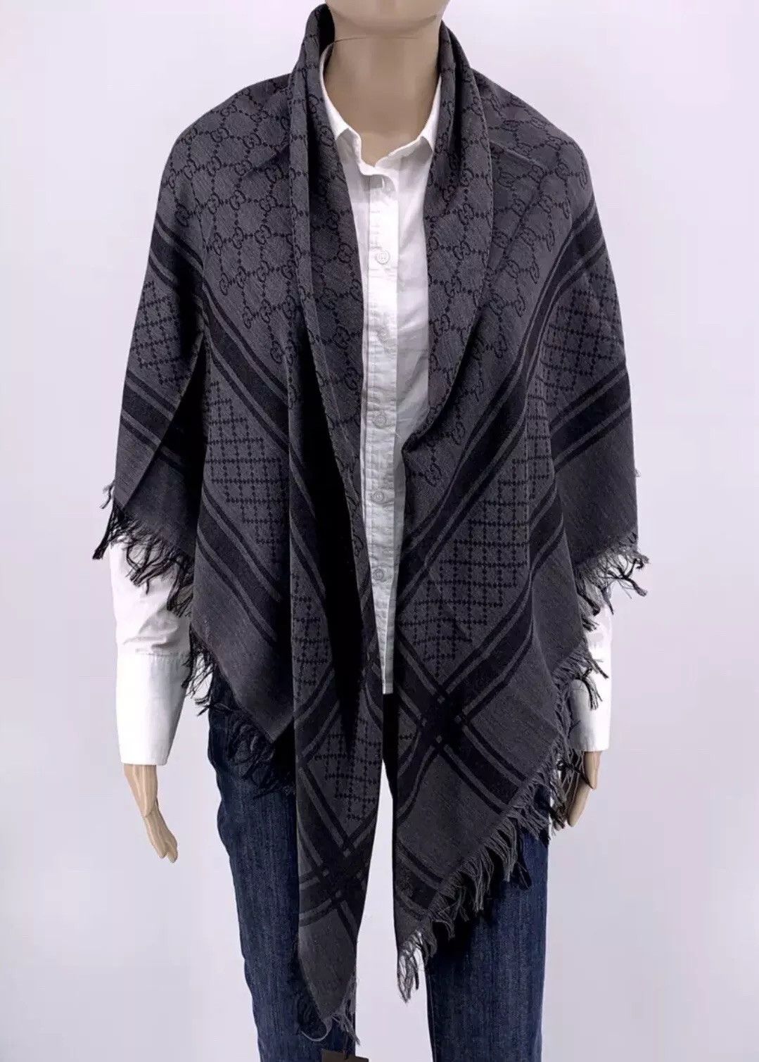 Gucci New Gucci Scarves 140x140cm Wool / Silk Size ONE SIZE - 2 Thumbnail