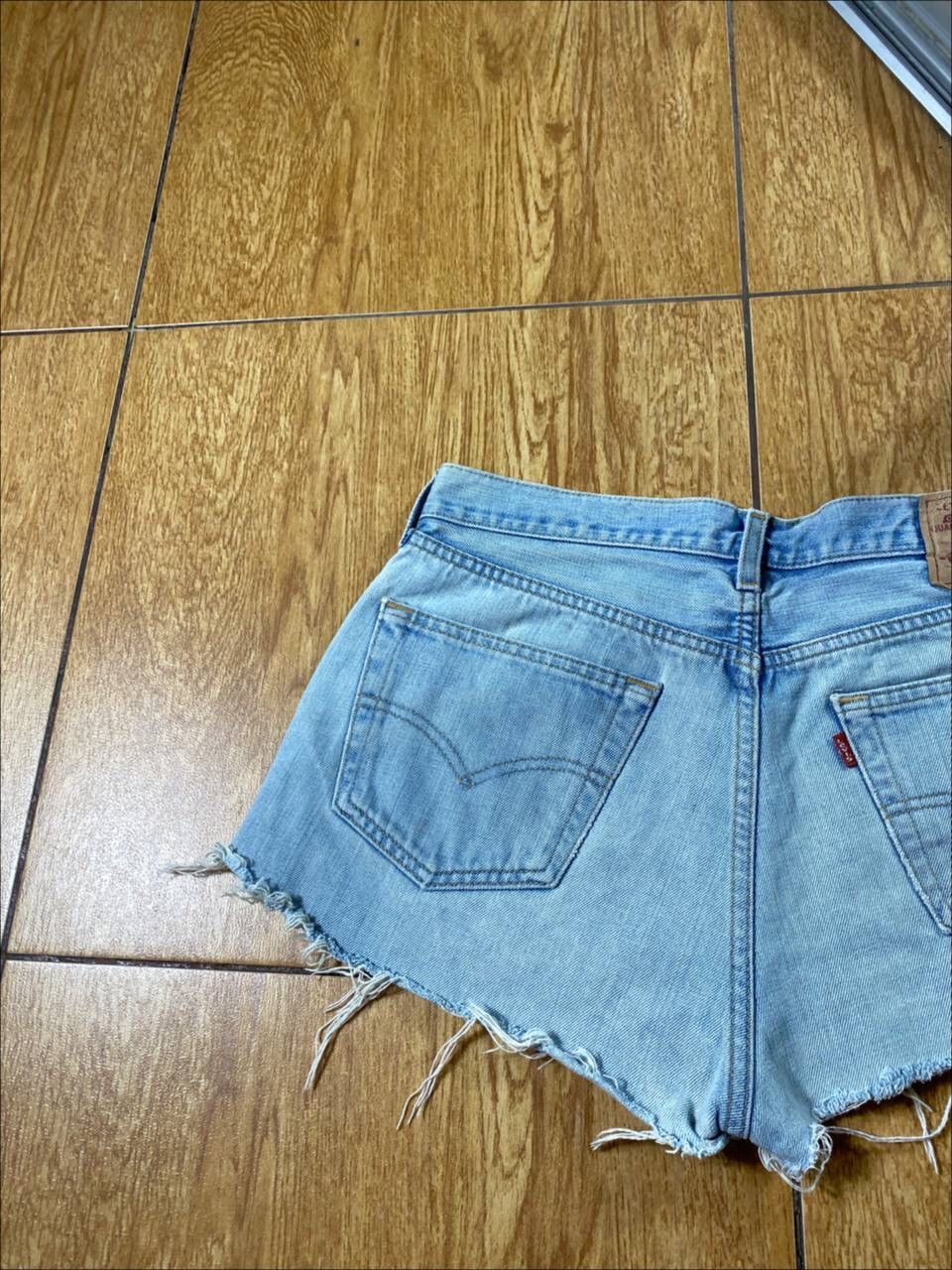 Levi's VINTAGE 90s LEVI’S 501 LIGHT WASH DENIM JEANs SHORTS Size US 34 / EU 50 - 8 Thumbnail