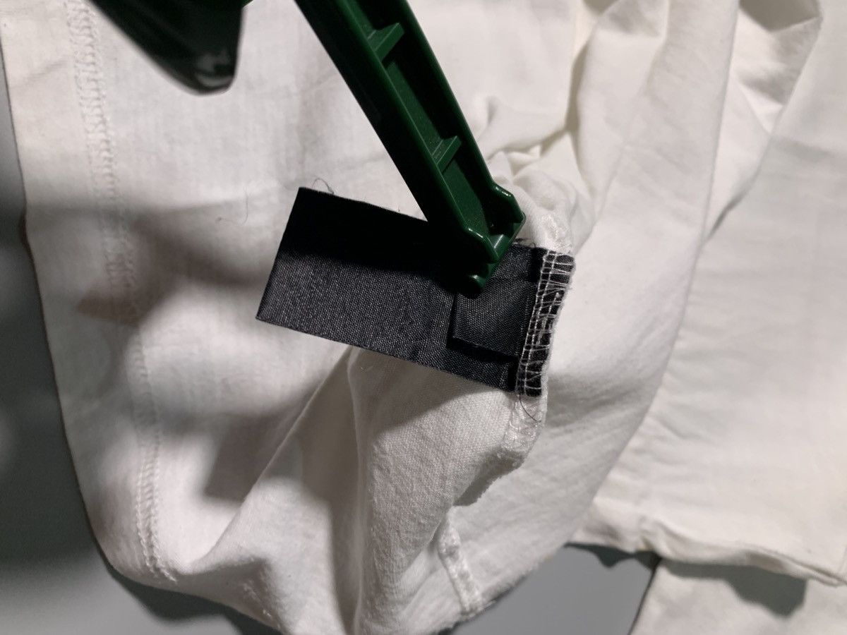 Vetements VETEMENTS STAFF TEE WHITE Size US S / EU 44-46 / 1 - 9 Thumbnail