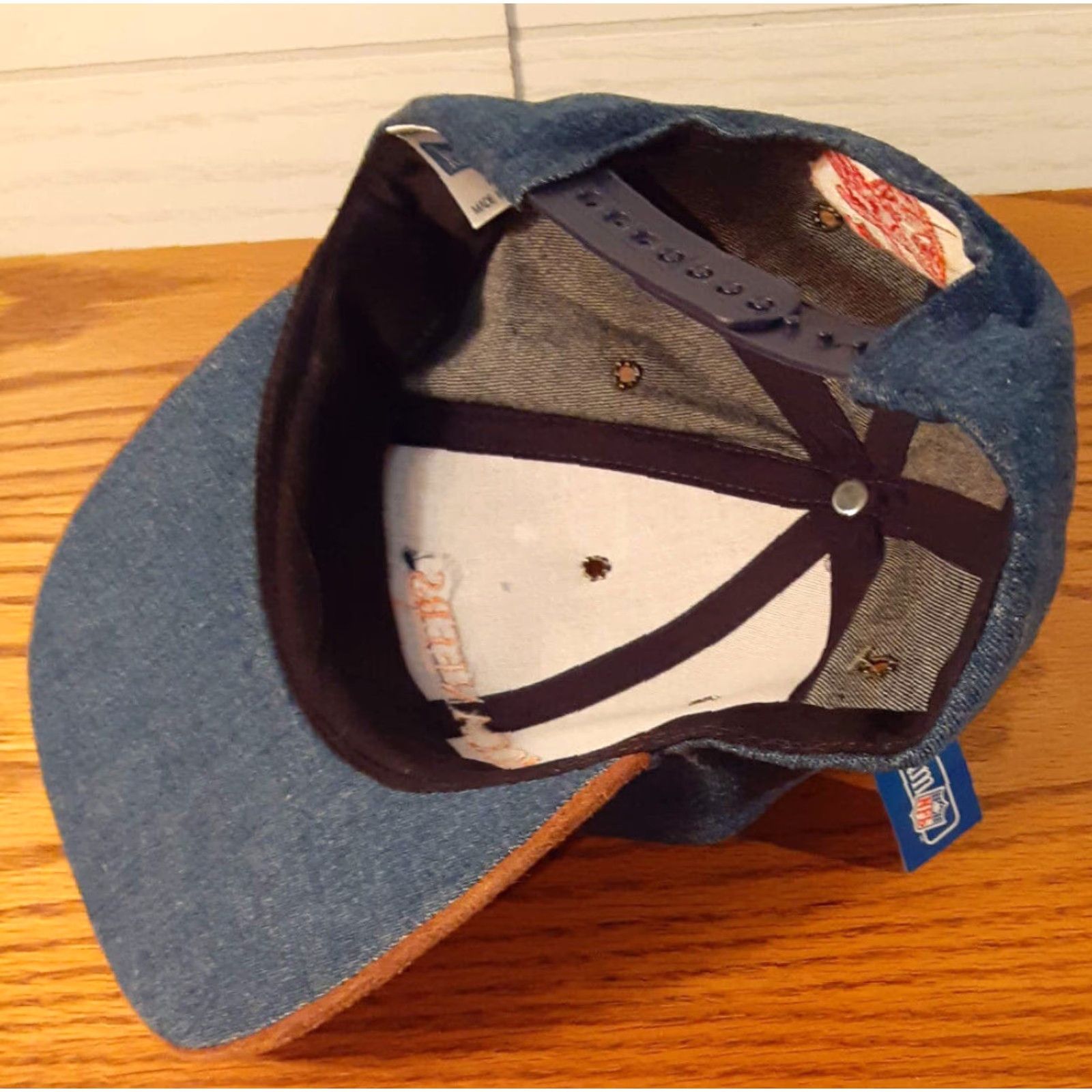 Vintage VINTAGE Tampa Bay Buccaneers Hat Baseball Cap Suede Snapback NWT Adjustable Brown&Blue Men Men’s Sports Football NWT Size US 35 - 6 Thumbnail