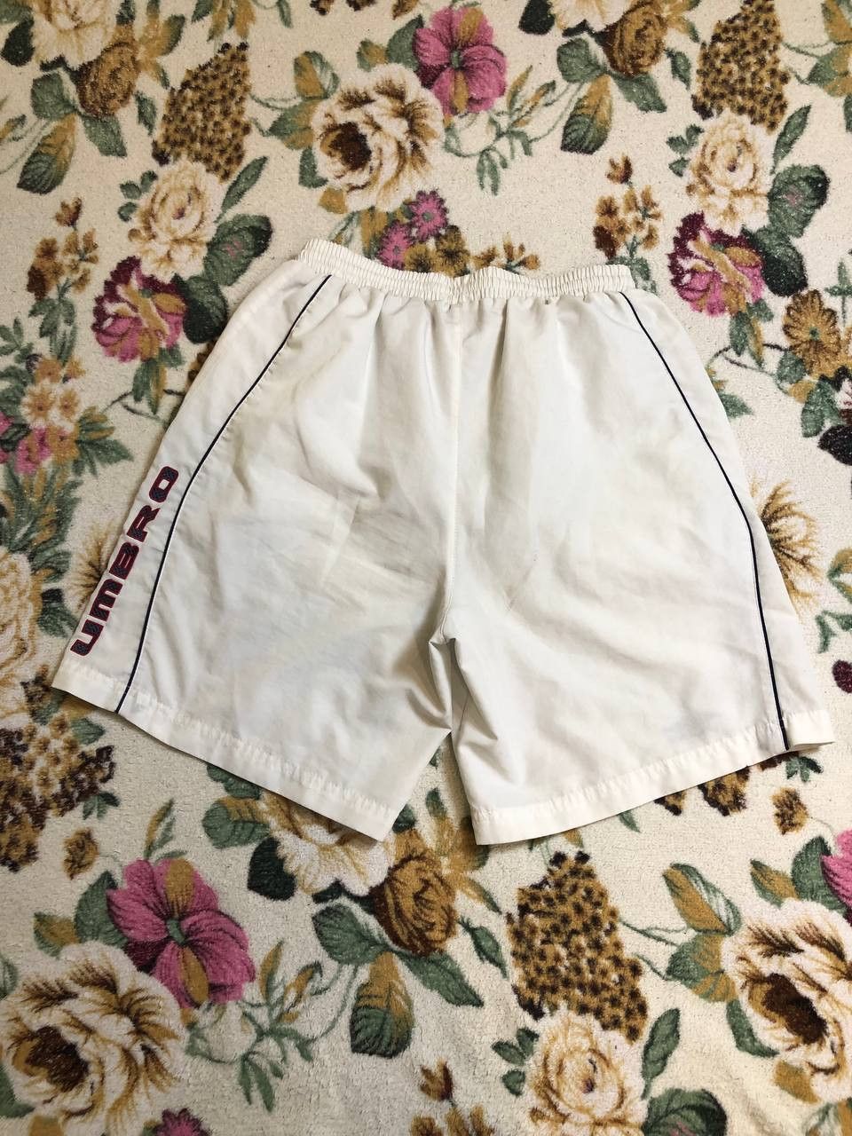 Umbro Vintage 90s White Umbro Embroidered Track Shorts Size US 32 / EU 48 - 18 Thumbnail