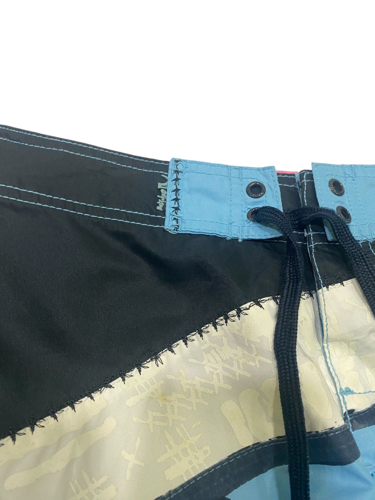 Quiksilver Y2k Quiksilver short pants Size US 30 / EU 46 - 14 Thumbnail