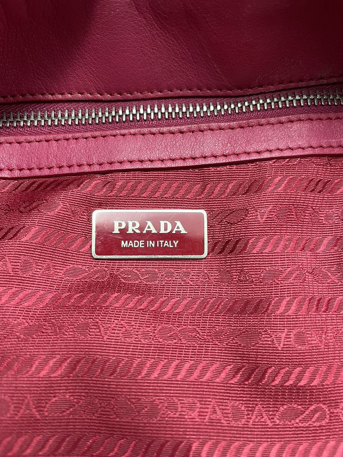 Prada Authentic PRADA Gaufre Shoulder Bag Size ONE SIZE - 16 Thumbnail
