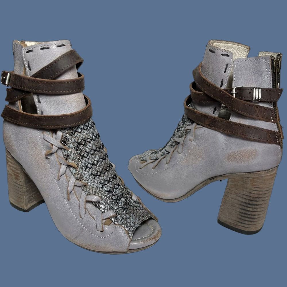 FREEBIRD VINTAGE Freebird Eagle Strappy Ankle Heels Sandals Open Toe Zip Gray Leather Women 7 Mid Heel Block Snake Print Reptile Size US 7 / IT 37 - 1 Thumbnail