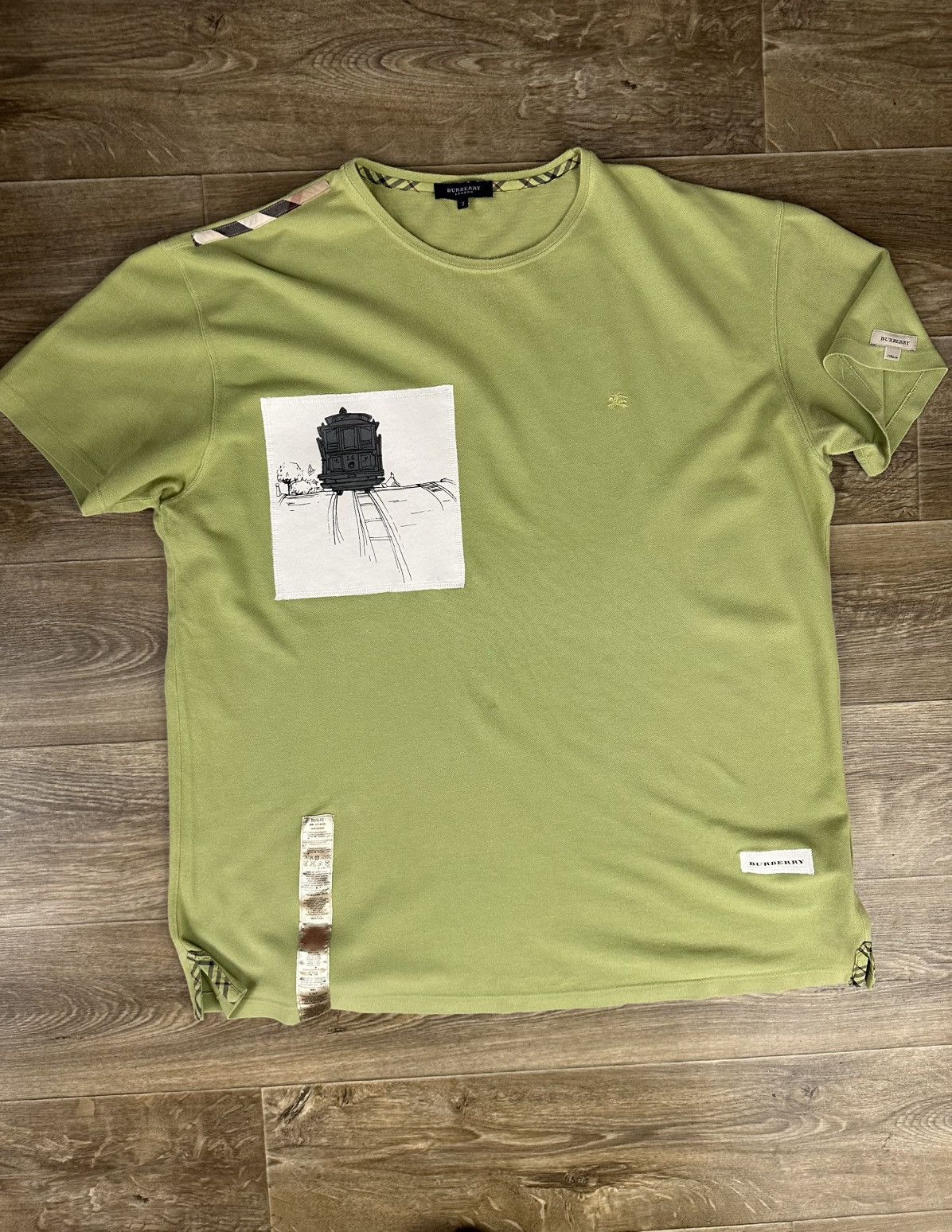 Burberry Burberry x custom t shirt size XL- 2XL vintage Size US XL / EU 56 / 4 - 1 Thumbnail