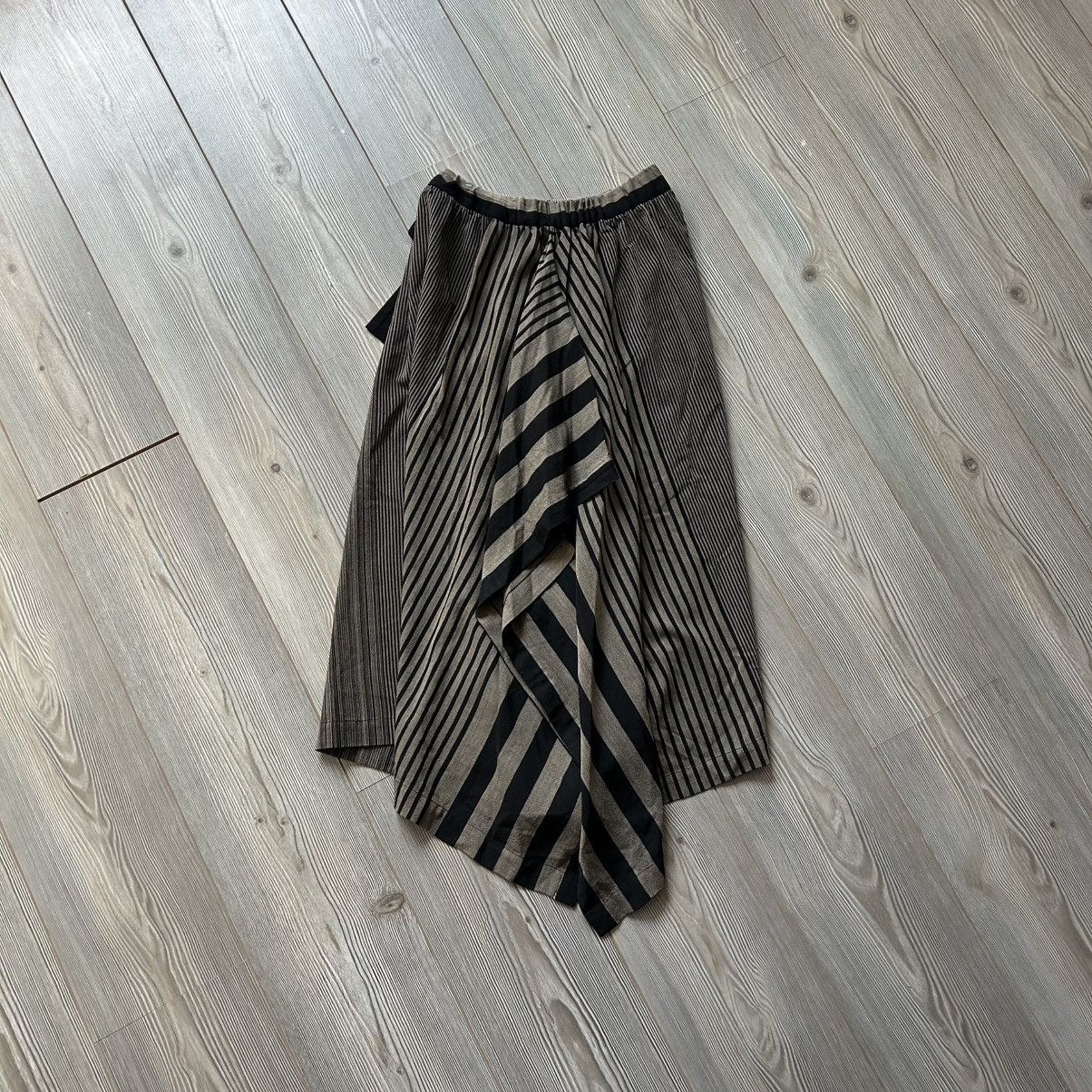 Issey Miyake Archive 1980’s Issey Miyake Permanente Striped Wool Skirt Size 25" / US 0 / IT 36 - 15 Thumbnail