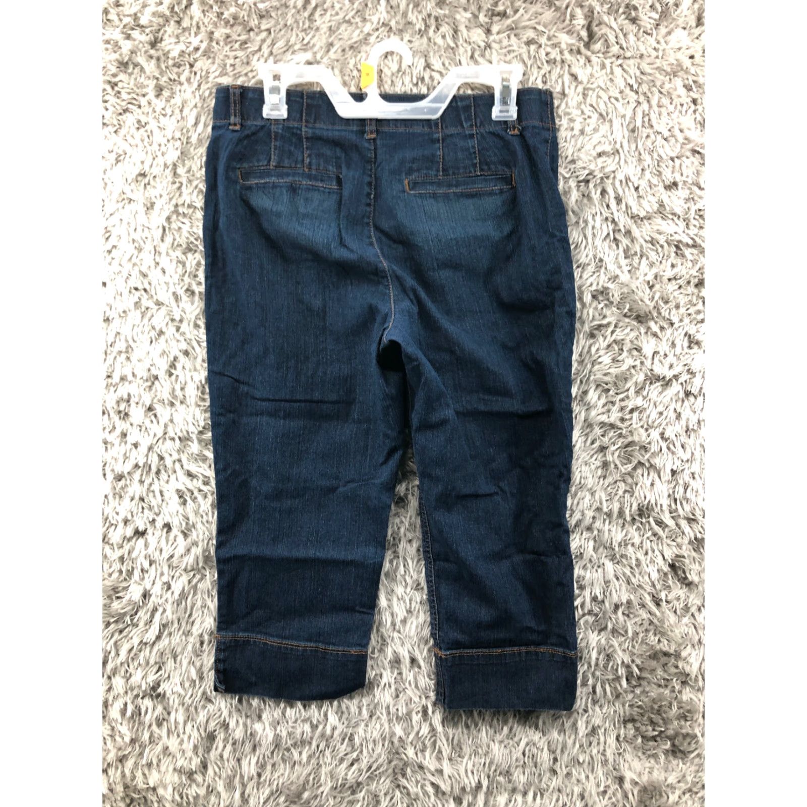 Gloria Vanderbilt Gloria Vanderbilt Capri Jeans Size 6 Womens Mid Rise Dark Wash Blue Denim Jeans Capris Female Regular 5-Pocket Logo Zipper Button Belt Loops Inseam 20 Size 28" / US 6 / IT 42 - 5 Thumbnail