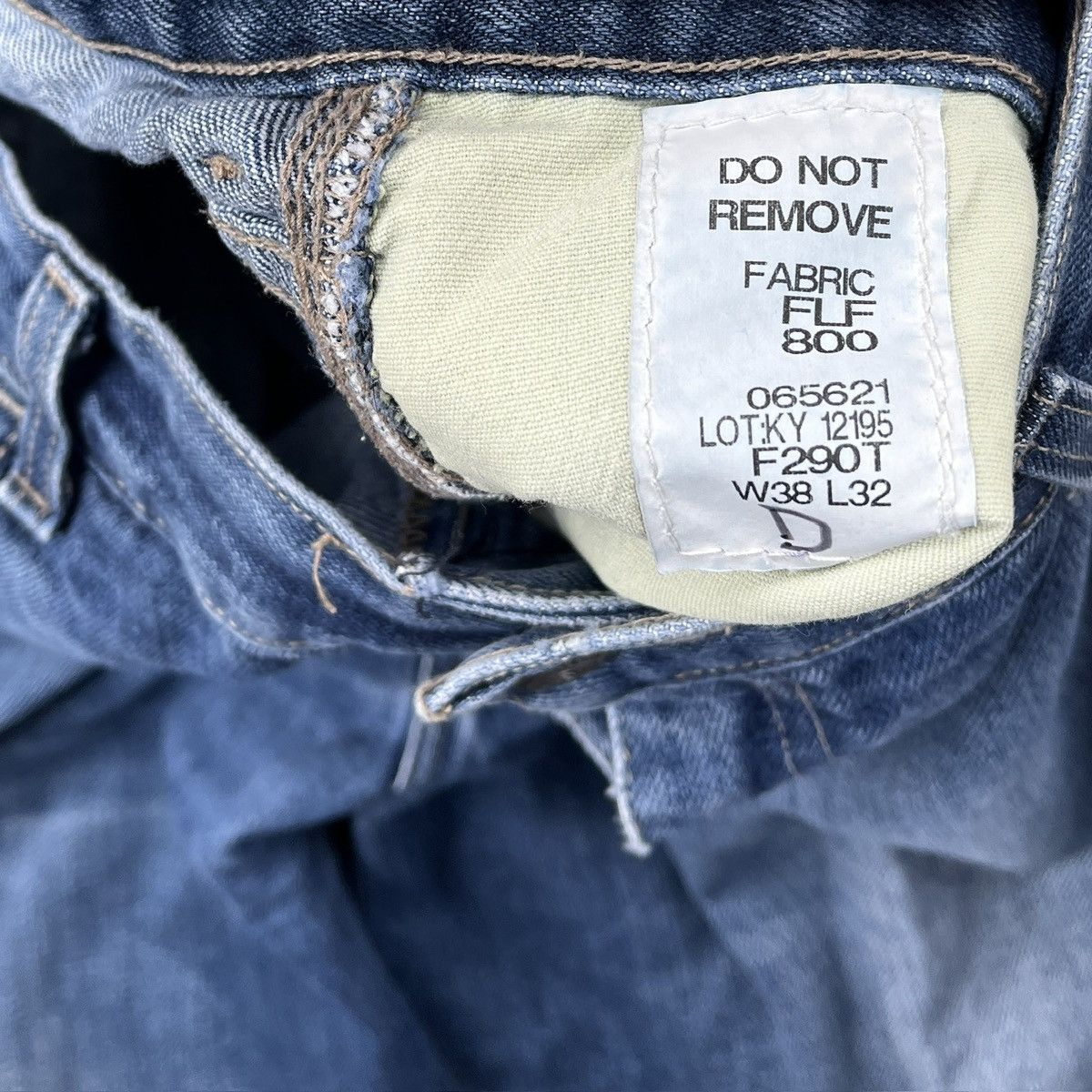 Japanese Brand Vintage Faded Distressed Jeans 38x32 90’s Y2K Size US 38 / EU 54 - 6 Thumbnail