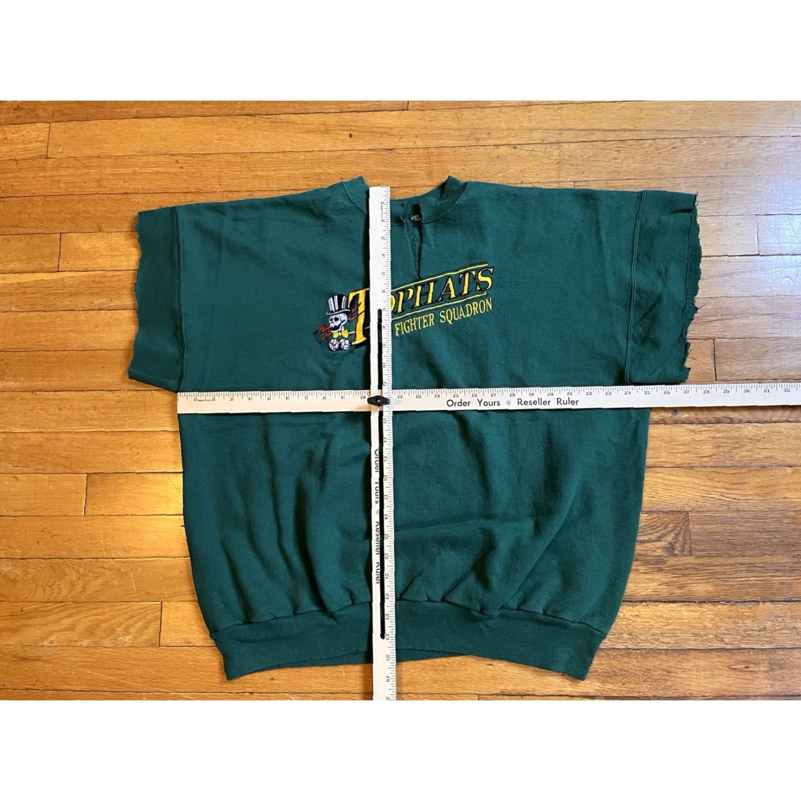 Vintage VINTAGE Tophats 310th Fighter Squadron Cut Sleeve Sweatshirt Men’s 2XL Green Graphic Print 90s Army Retro Skull Transportation Shirt Mens Size US XXL / EU 58 / 5 - 6 Thumbnail