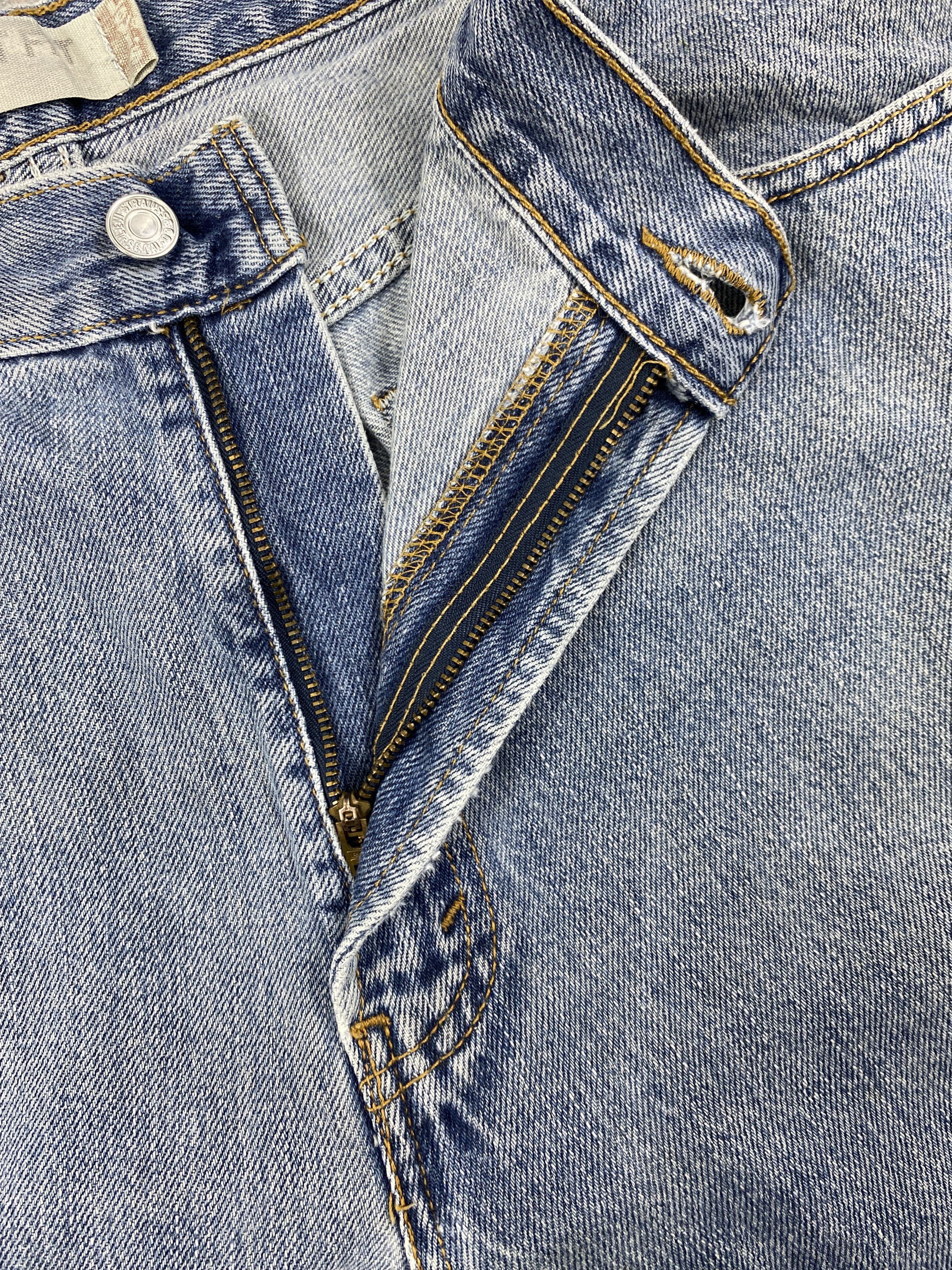 Light Wash Vintage Levi's 560 Comfort Fit Denim -JN747