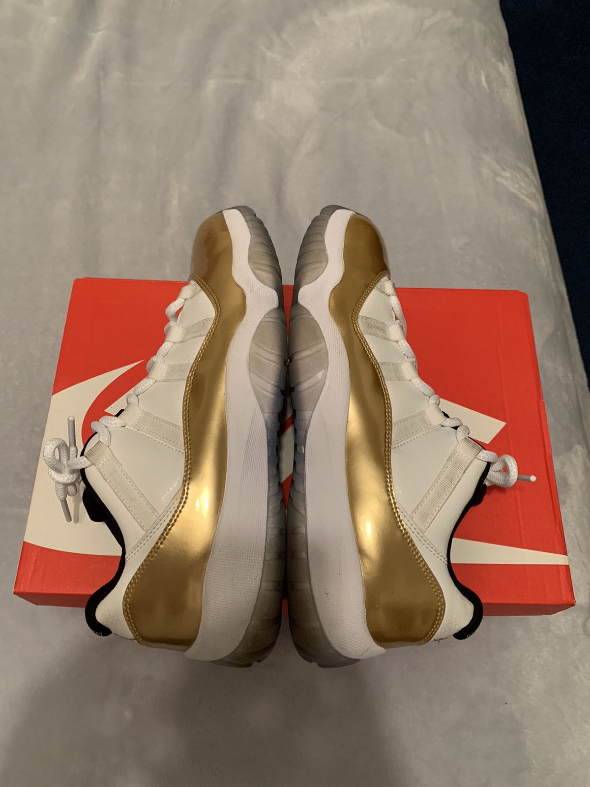 Jordan Brand Jordan 11 Retro Low Closing Ceremony 2016 Size 10 Size US 10 / EU 43 - 3 Thumbnail