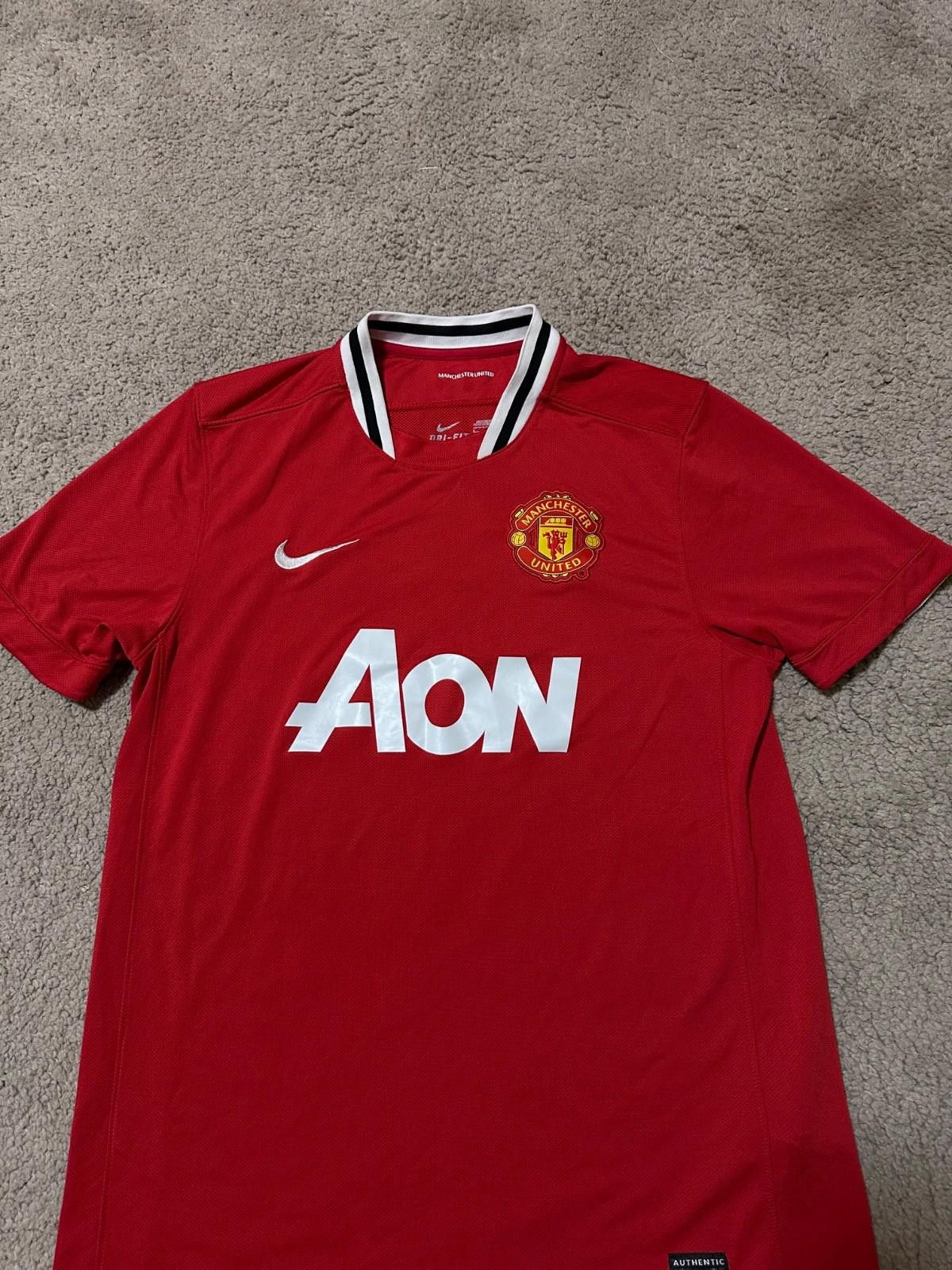 Nike MANCHESTER UNITED 2011 2012 HOME FOOTBALL SHIRT JERSEY NIKE Size US L / EU 52-54 / 3 - 3 Thumbnail