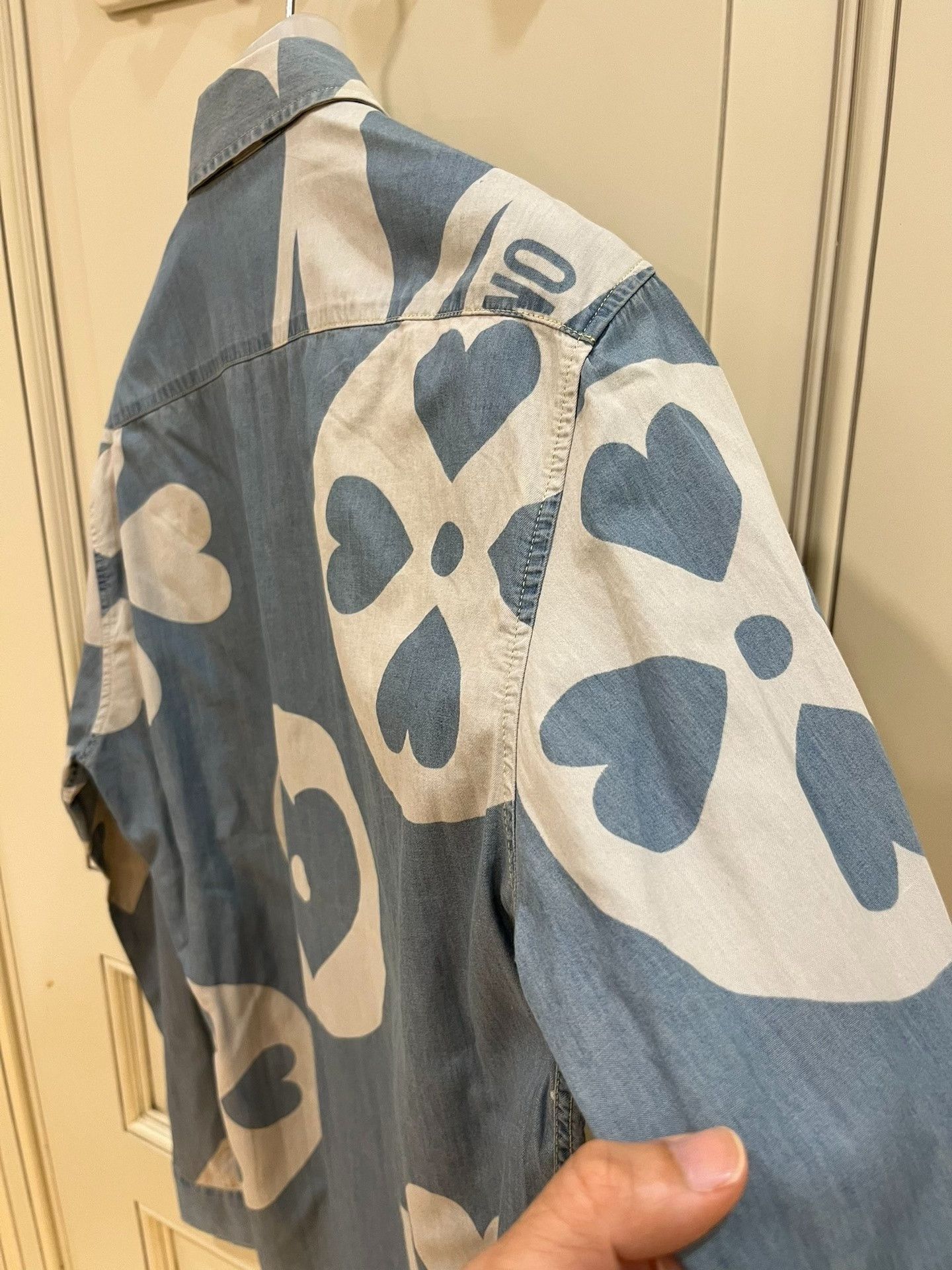 Moschino Moschino Light Blue Printed Denim Shirt Size US M / EU 48-50 / 2 - 6 Thumbnail